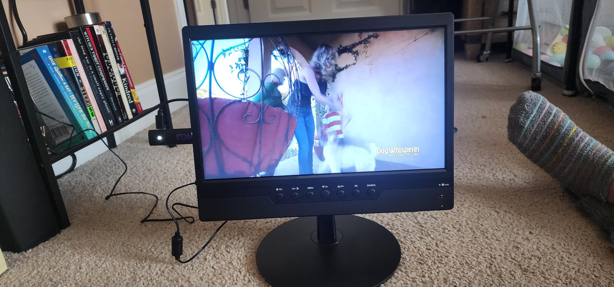 othoig 14inch Small Portable TV with Rechargeable Battery-Digital ATSC Tuner-Antenna-and USB/HDMI/AV Slot in, Car-12 Volt/AC- for Kitchens, RVs and Camping (NO with WiFi/Bluetooth/Satellite) customer photo 1