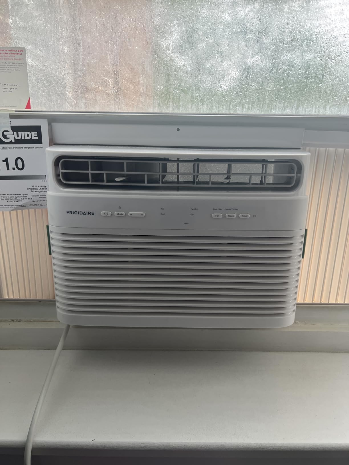 Frigidaire 5,000 BTU Window Air Conditioner with Remote Control, Cools Up to 150 Sq. Ft., Quiet Operation, Eco Mode, 3 Fan Speeds, Auto Restart, White customer photo 1