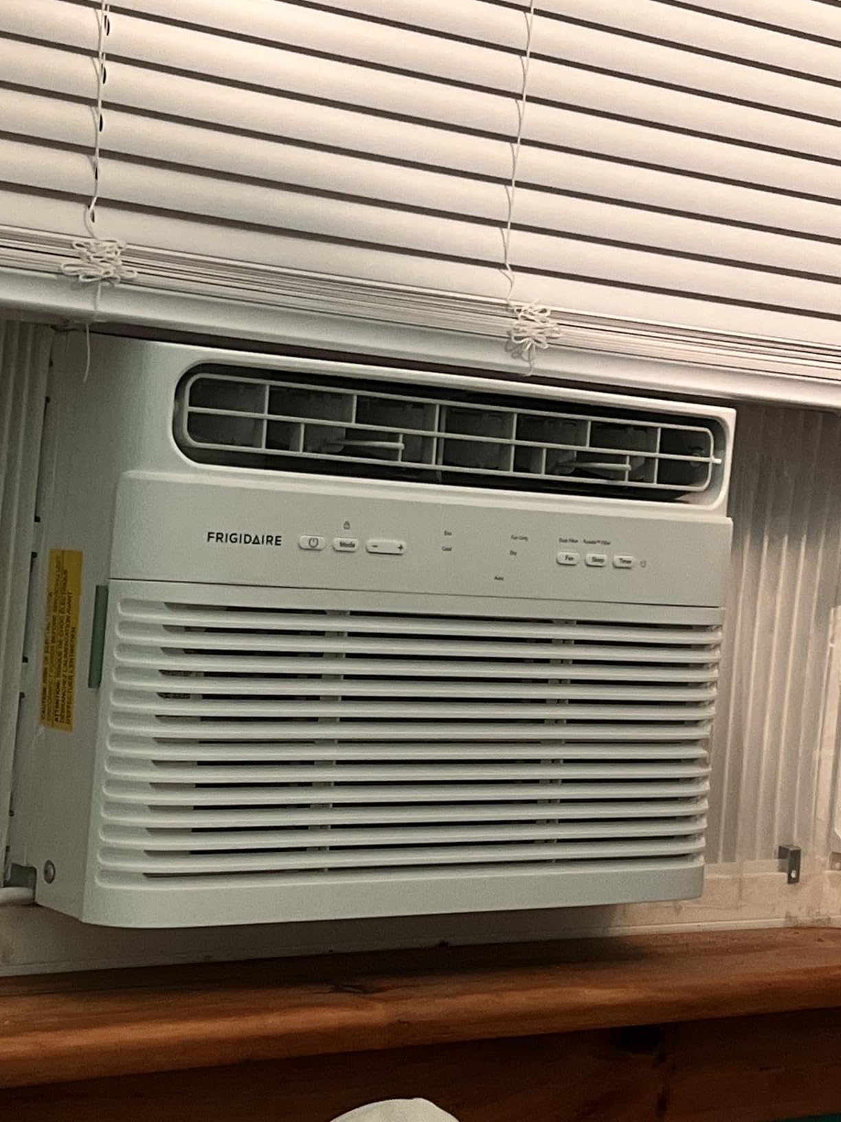Frigidaire 5,000 BTU Window Air Conditioner with Remote Control, Cools Up to 150 Sq. Ft., Quiet Operation, Eco Mode, 3 Fan Speeds, Auto Restart, White customer photo 2