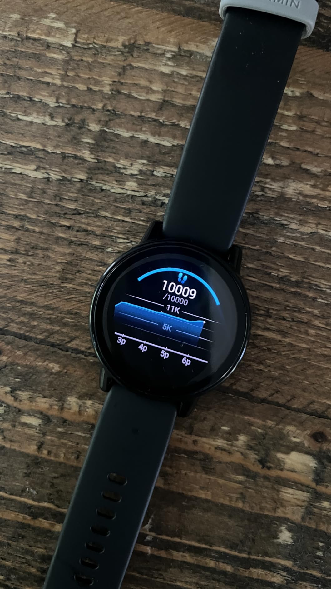 Garmin vívoactive 5, Health and Fitness GPS Smartwatch, AMOLED Display, Up to 11 Days of Battery, Navy customer photo 1