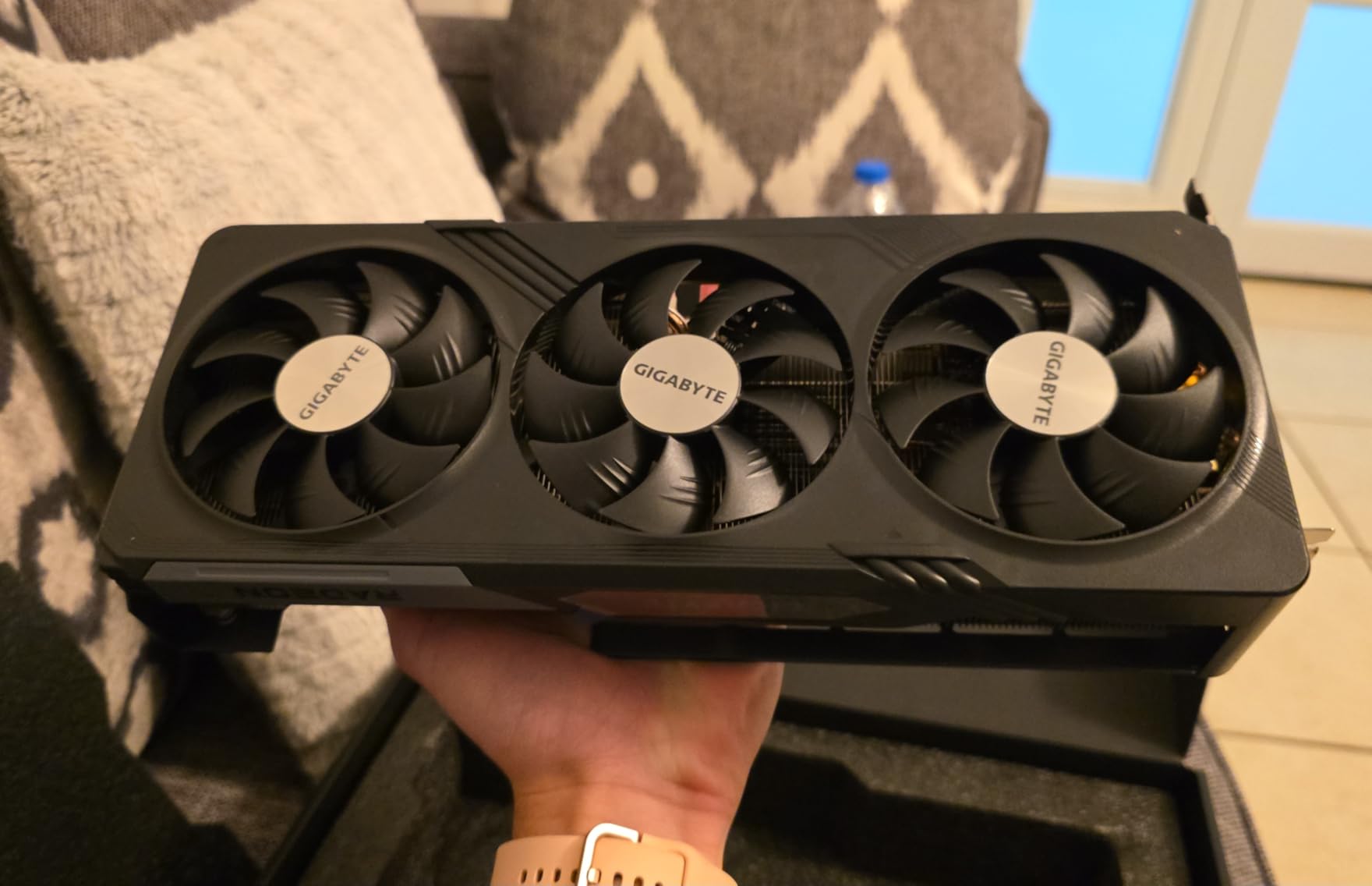 Radeon RX 7800 XT Gaming OC 16G Graphics Card, 3X WINDFORCE Fans 16GB 256-bit GDDR6, GV-R78XTGAMING OC-16GD Video Card customer photo 1