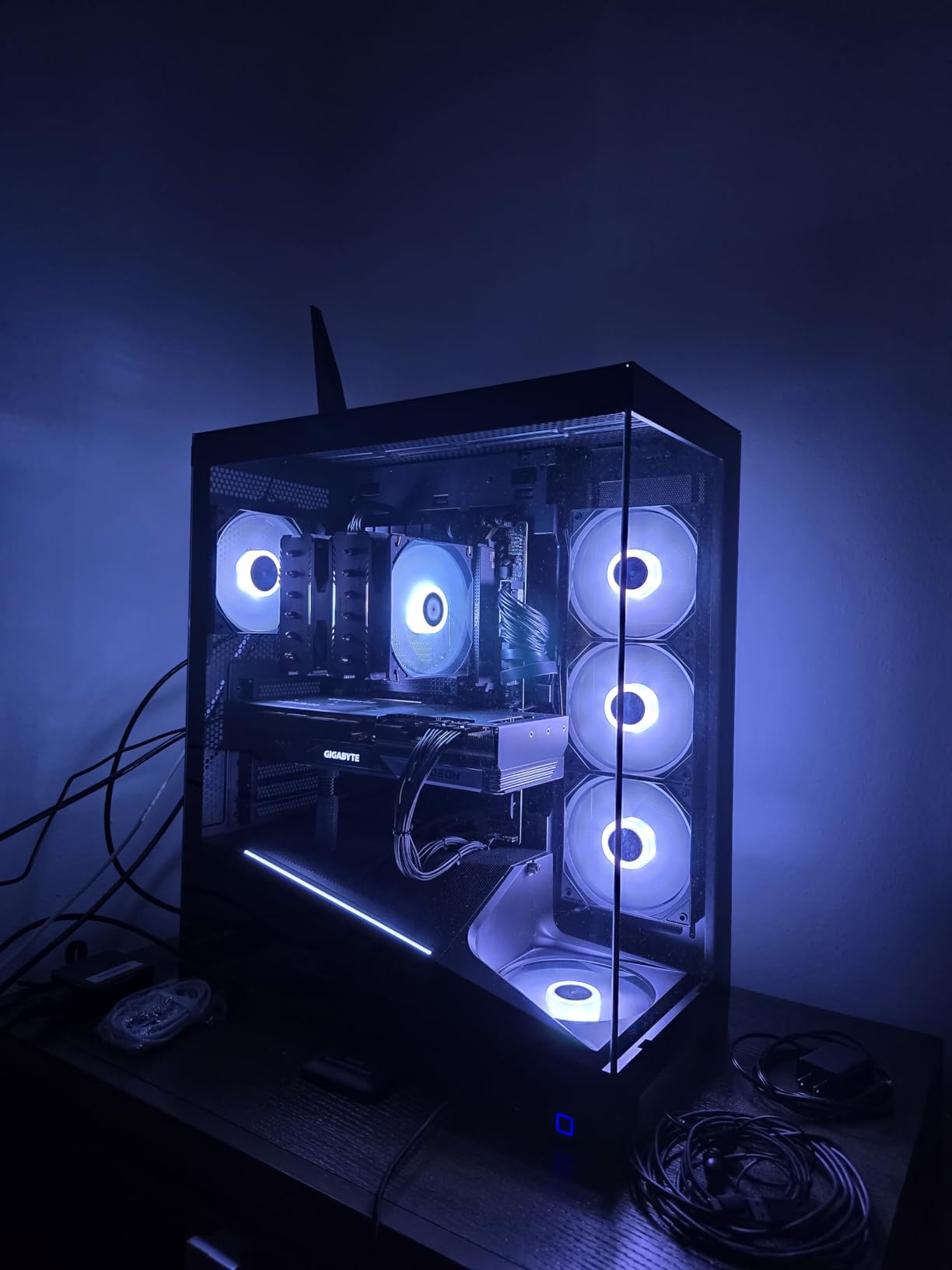 Radeon RX 7800 XT Gaming OC 16G Graphics Card, 3X WINDFORCE Fans 16GB 256-bit GDDR6, GV-R78XTGAMING OC-16GD Video Card customer photo 2