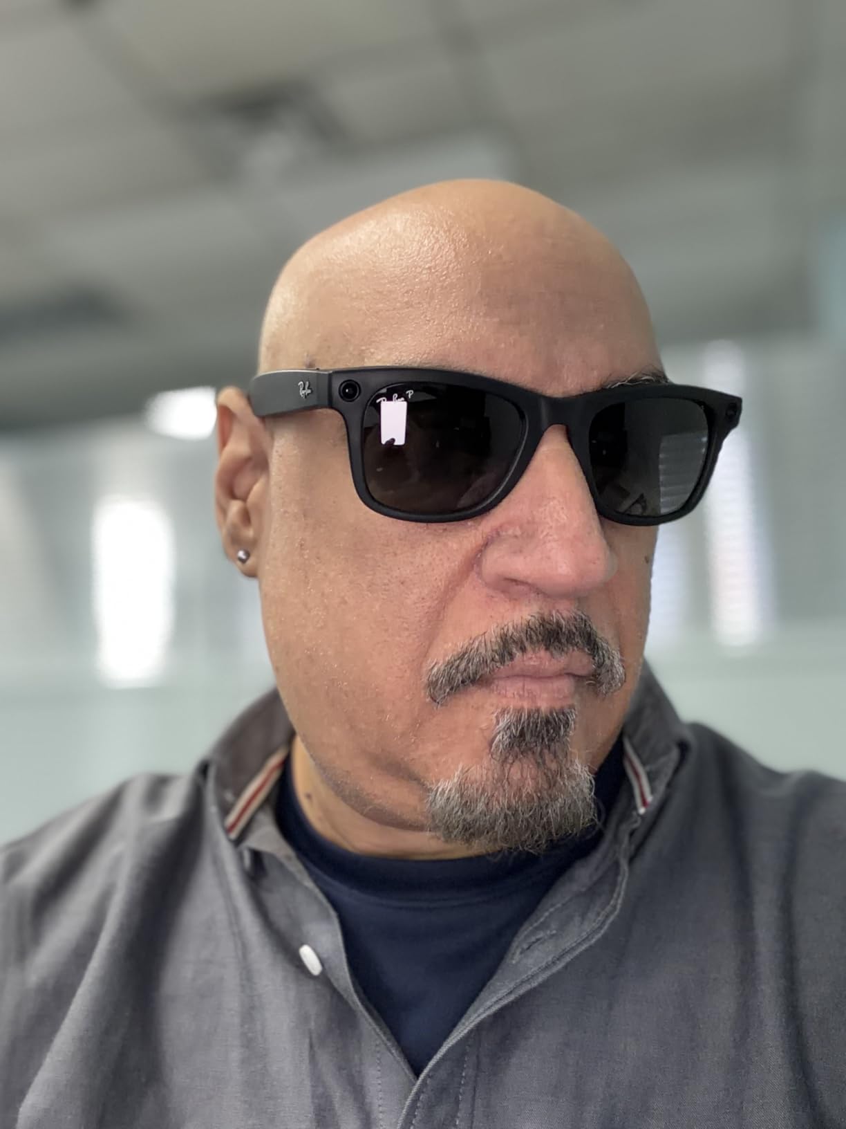 Ray-Ban Meta (Gen 1), Wayfarer, Matte Black | Smart AI Glasses - 12 MP Ultra-Wide Camera, Open-Ear Audio, Video Recording, Bluetooth - Polarized Gradient Graphite Lenses customer photo 2