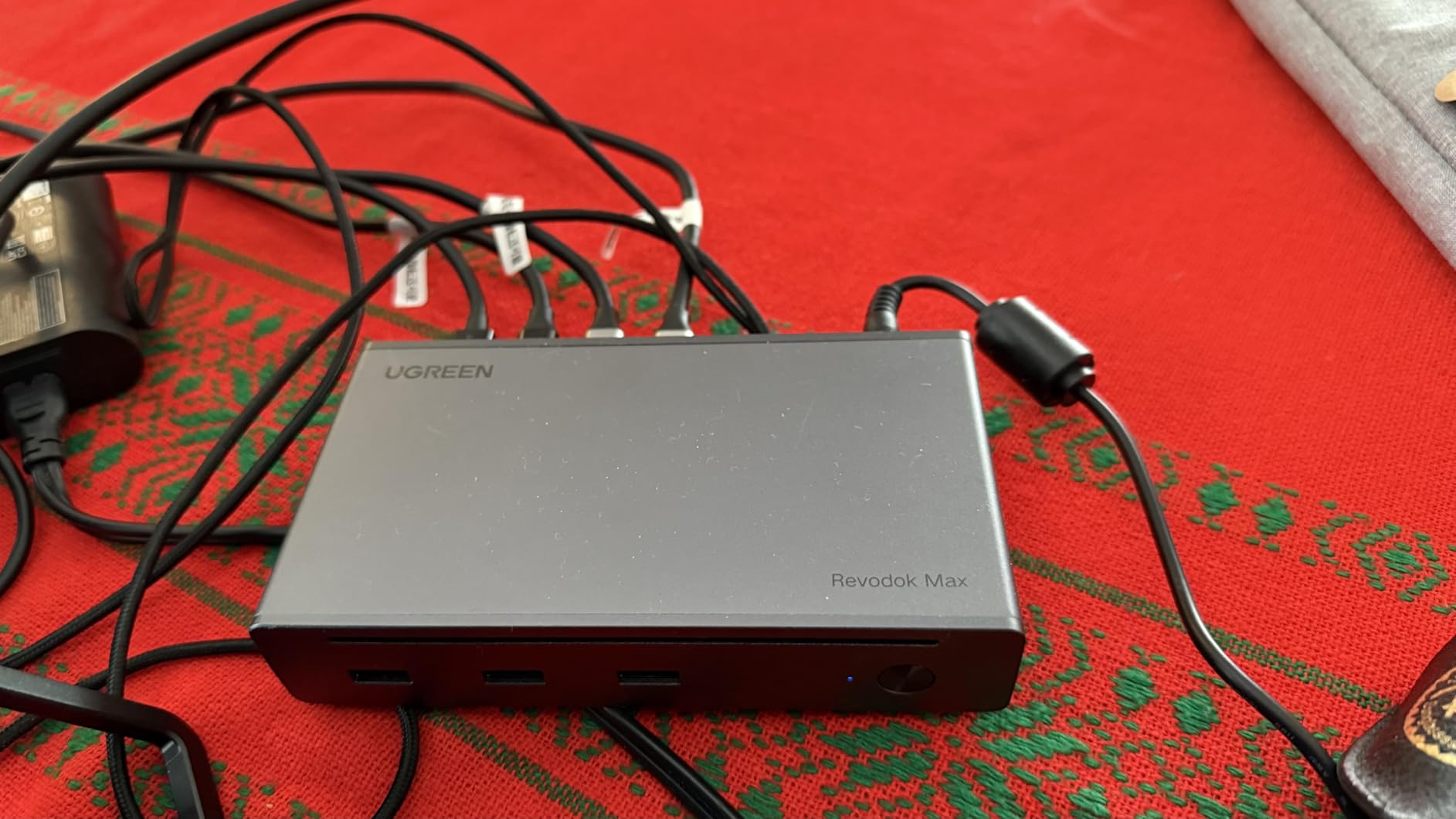 UGREEN Revodok Max 208 Thunderbolt 4 Dock 8-in-1 40Gbps TB4 Hub 3 x TB 4 Dual 4K@60Hz or Single 8K Display, 85W Charging, Gigabit Ethernet, 3 x USB A 3.2 for Mac M1/M2/M3/M4 Pro/Max customer photo 2
