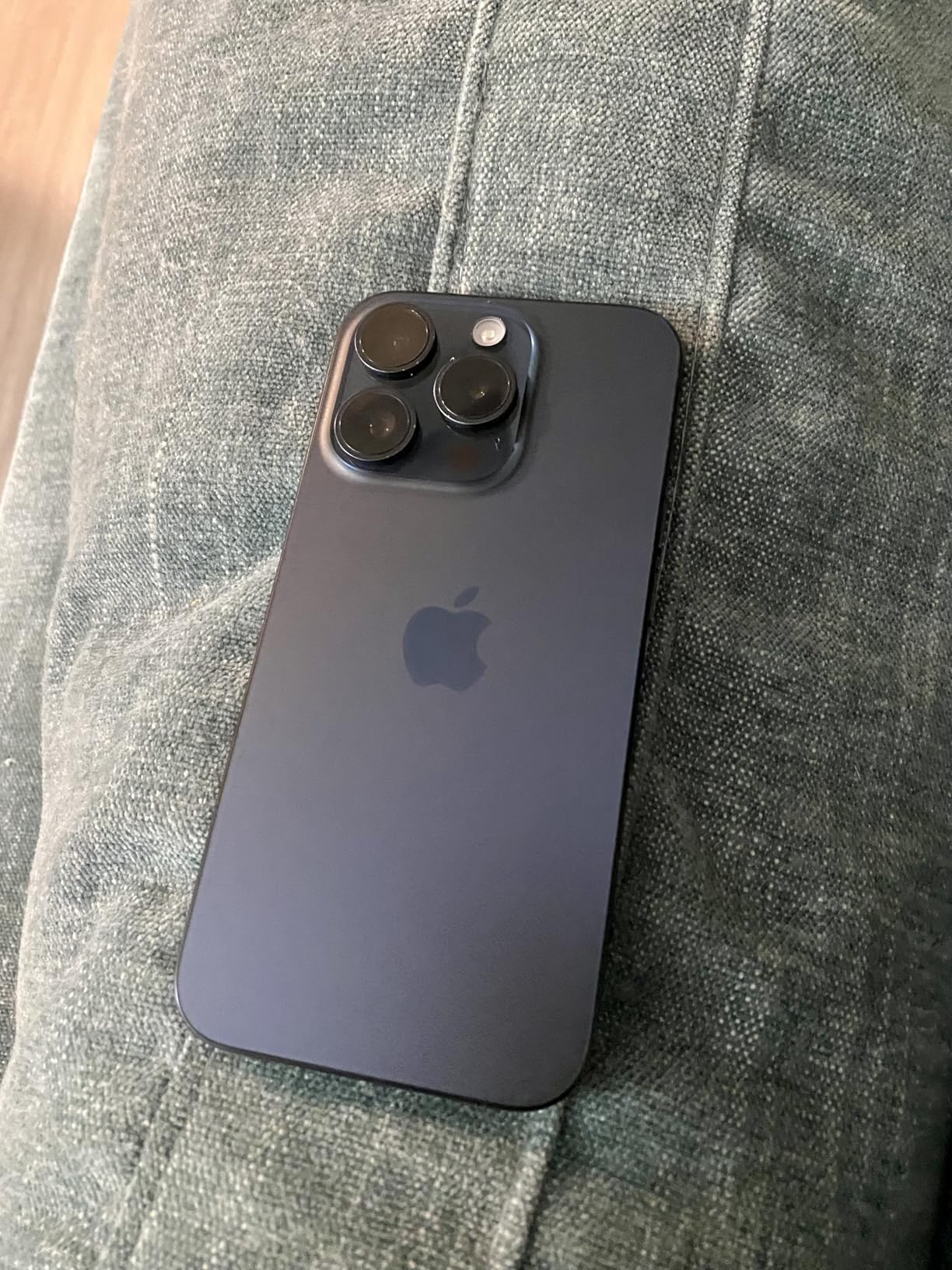 Apple iPhone 15 Pro, 512GB, Natural Titanium - Unlocked (Renewed) customer photo 2