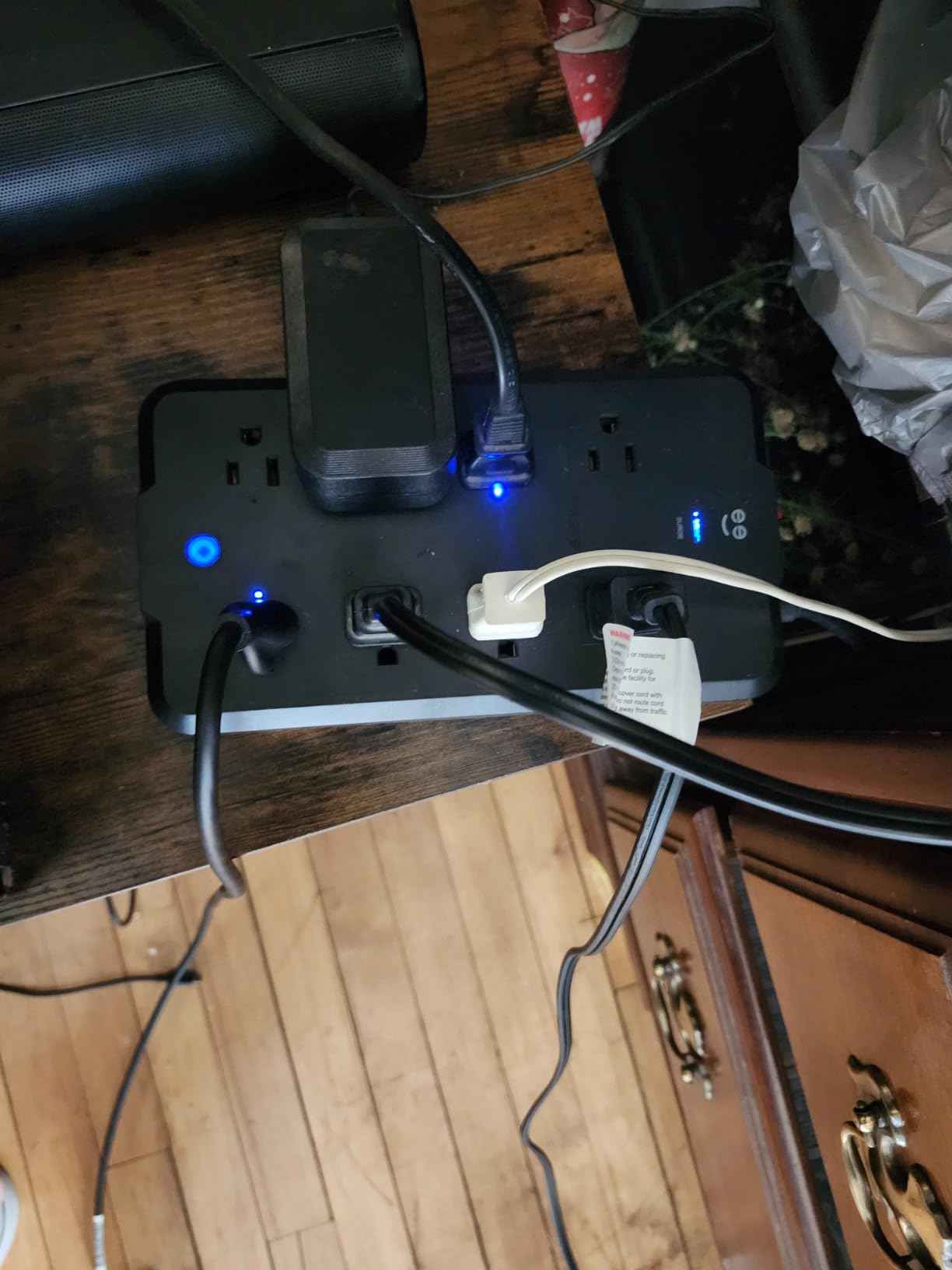 Geeni Surge Ultra Smart 8-Outlet Surge Protector - 6 Smart Outlets, 2 Always-On Outlets, 6 ft Cord, WiFi & Voice Control with Alexa/Google, 1200 Joules Protection, No Hub, Black customer photo 2