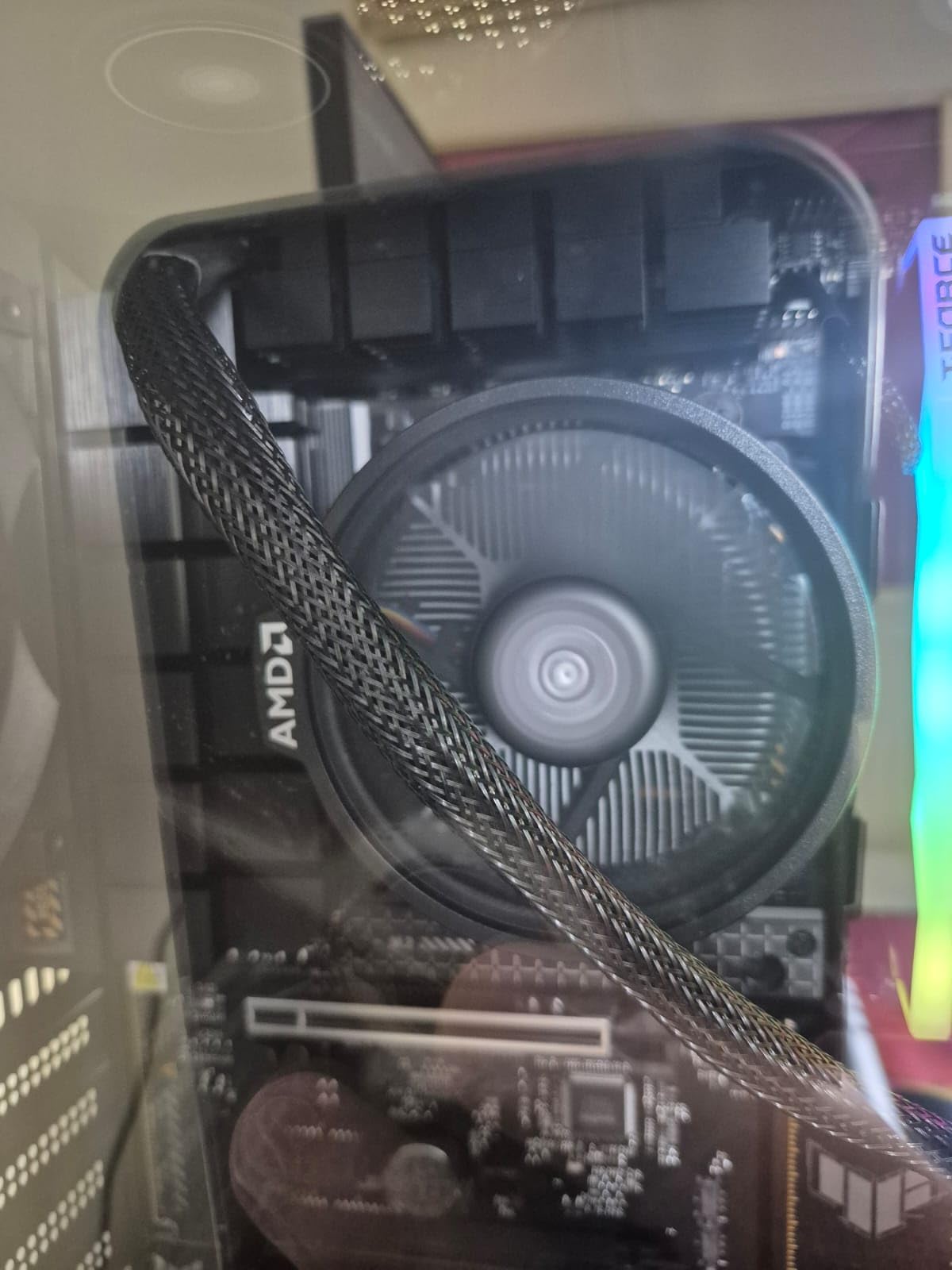 AMD Ryzen 5 8600G Desktop Processor with Radeon Graphics customer photo 1