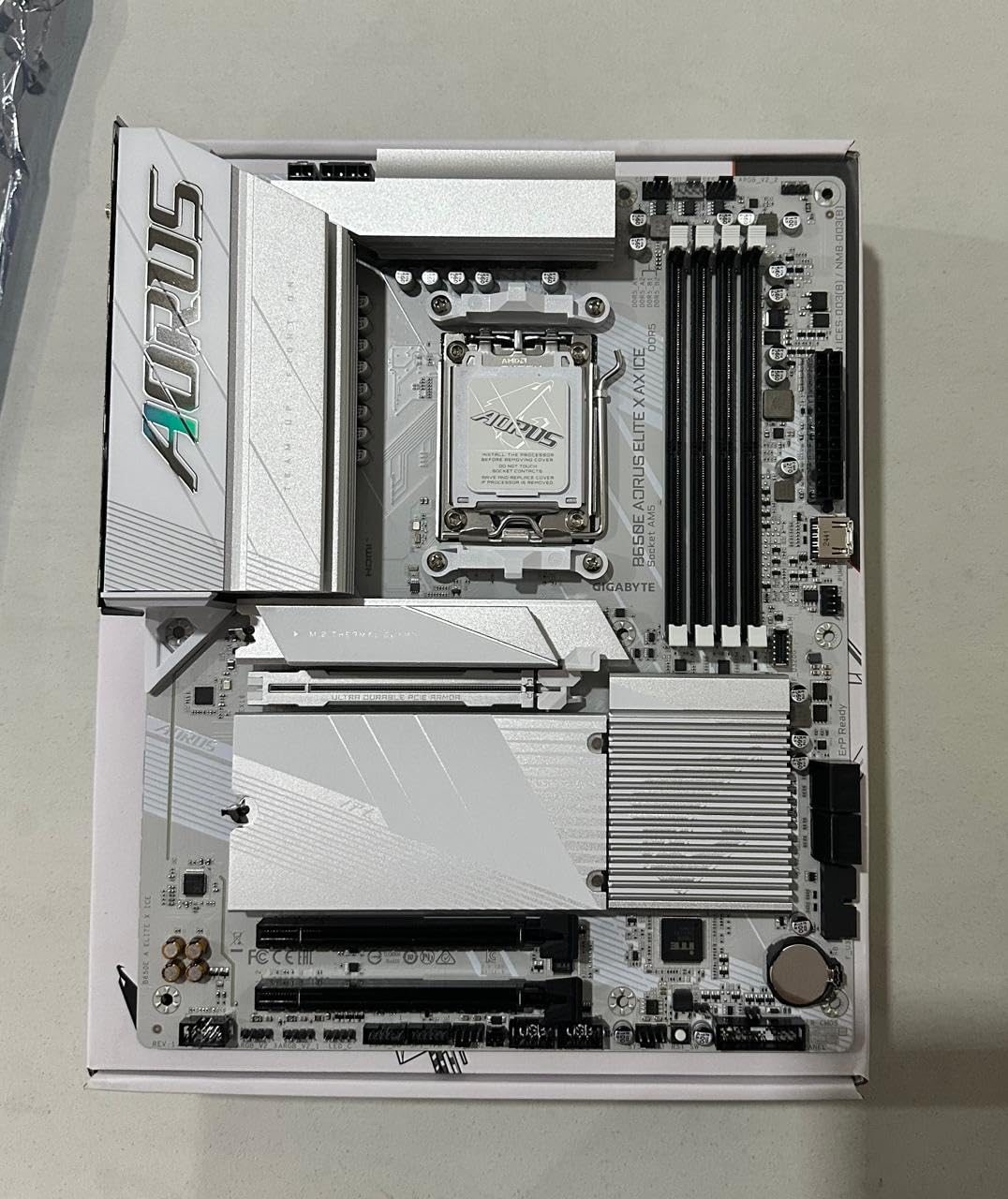 GIGABYTE B650E AORUS Elite X AX ICE AMD AM5 ATX Motherboard, Support Ryzen 9000/8000/7000 Series, DDR5, 12+2+2 Power Phase, 3X M.2, PCIe 5.0, USB-C, WIFI6E, 2.5GbE, EZ-Latch, Q-Flash, RGB Fusion customer photo 2