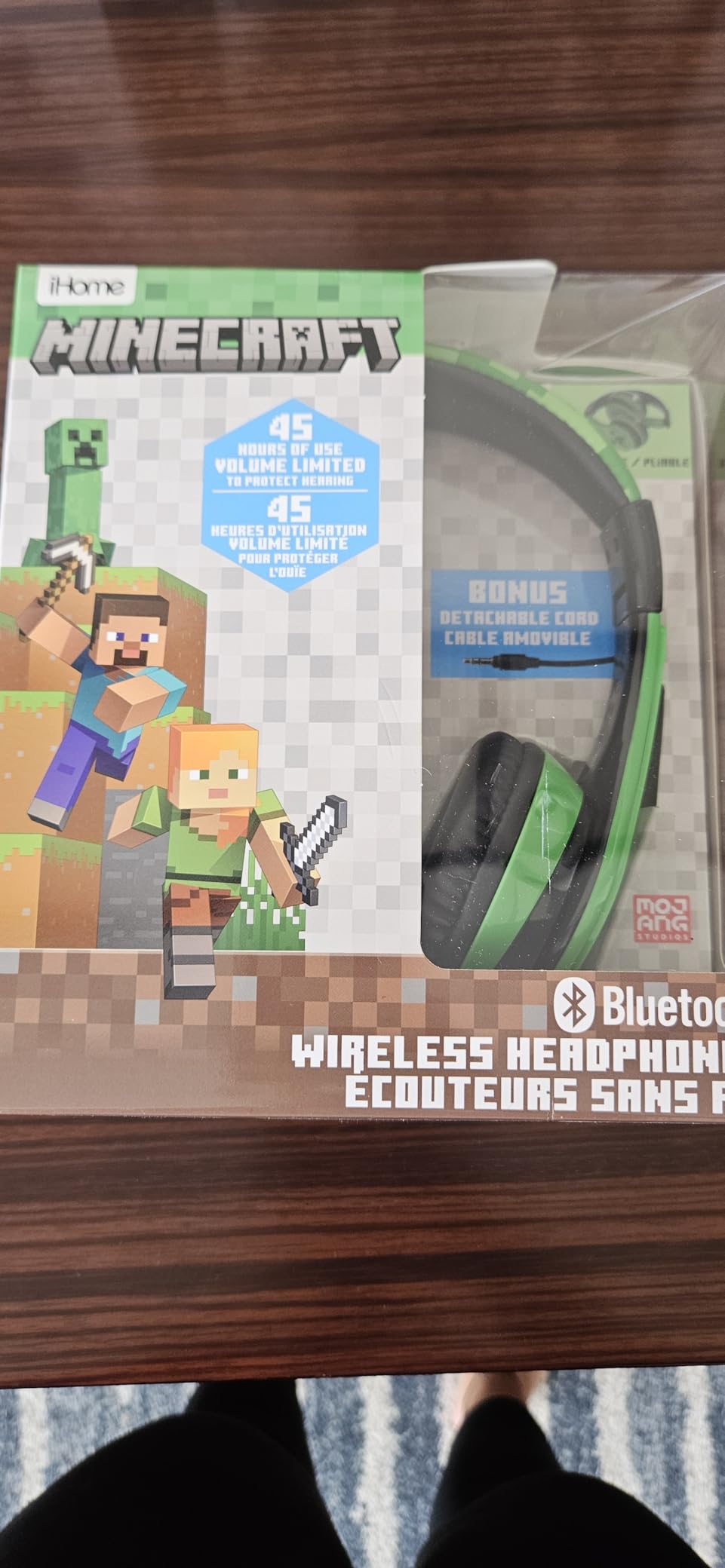 eKids Minecraft Kids Bluetooth Headphones, Wireless Headphones with Microphone customer photo 1