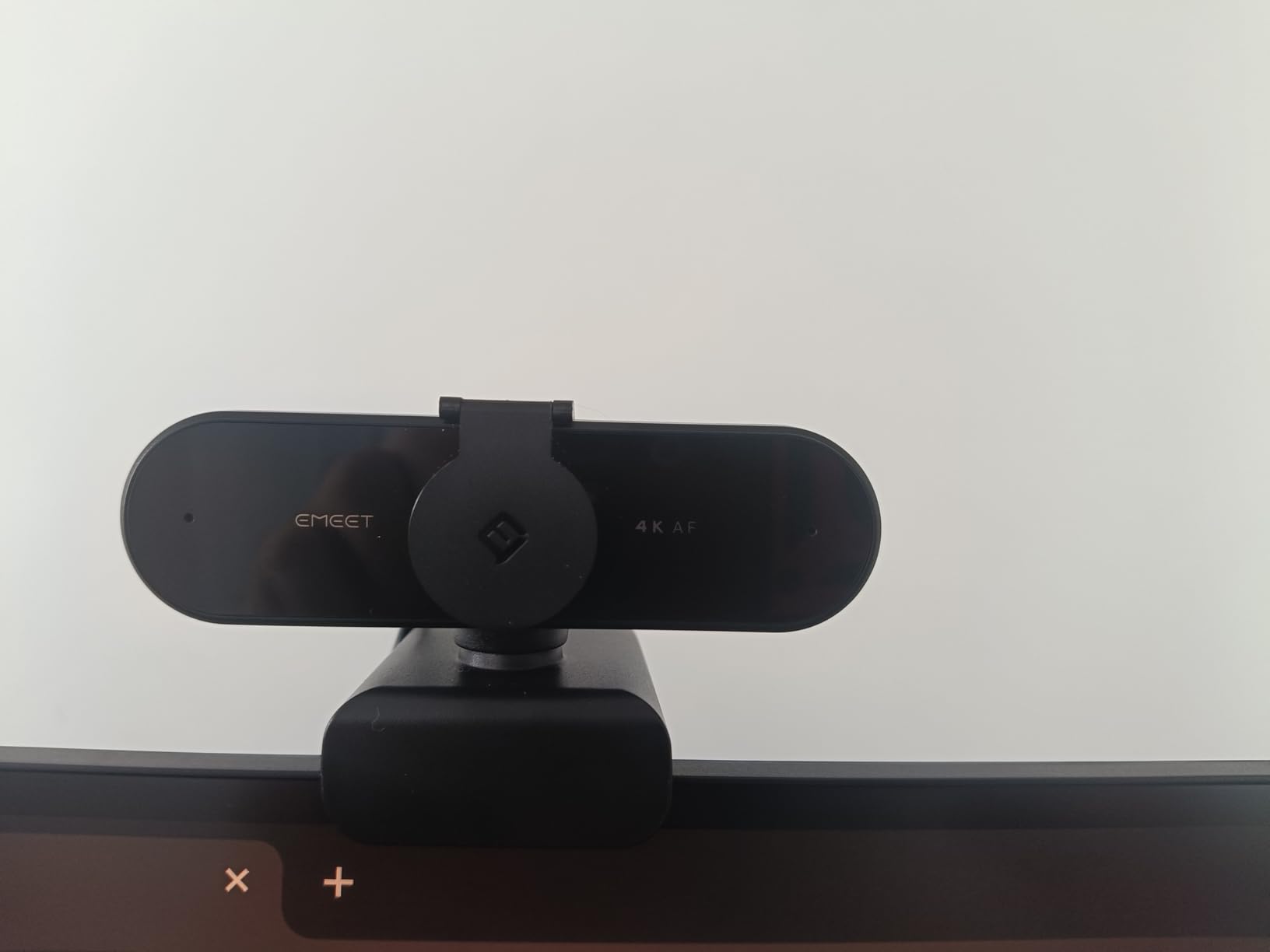 EMEET NOVA 4K Webcam for PC - Ultra 4K HD, PDAF Autofocus, Dual Omnidirectional Mics, 73° FOV, Auto Light Correction, USB-A, Privacy Cover, Ideal for High-End Business Meetings & Live Streaming customer photo 1