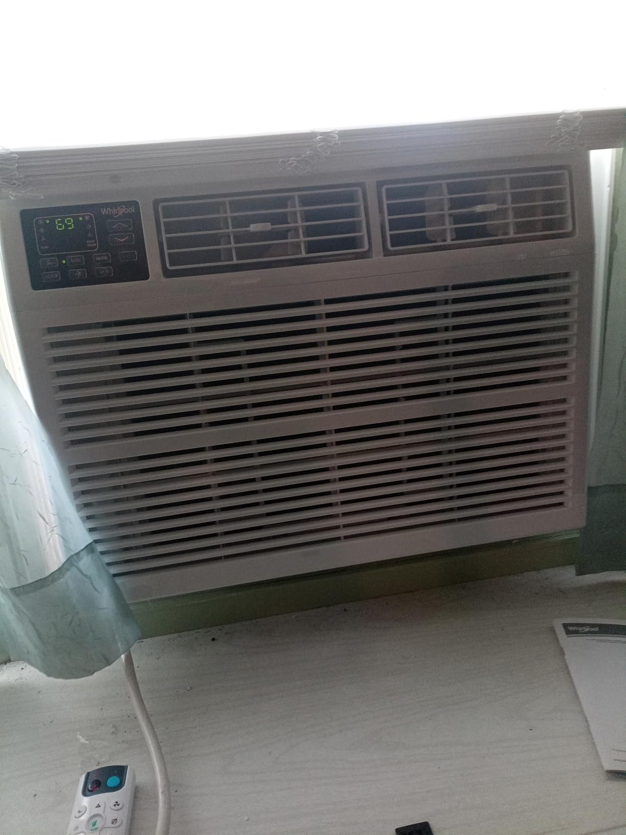 Whirlpool 15,000 BTU Window Air Conditioner with Dehumidifier, 115V, Window AC for Rooms up to 700 Sq. Ft., Living Room, Bedroom, or Kitchen, with Remote Control, Auto-Restart, and 24H-Timer, White customer photo 1