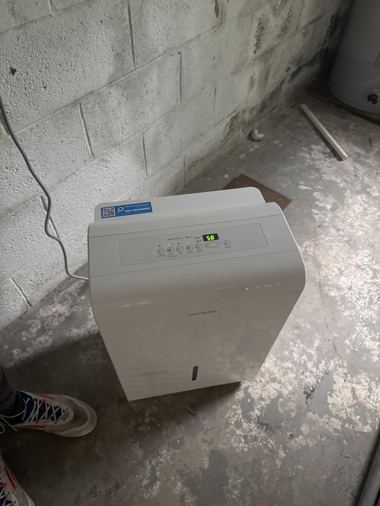 hOmeLabs Dehumidifier 7,500 Sq Ft Wi-Fi with Pump (50 Pint MAX 120 Pint at 95F, 90% RH) for Home, Office, Basements with Powerful Moisture Removal, Humidity Control, Auto Shut-off, Quiet Operation customer photo 1