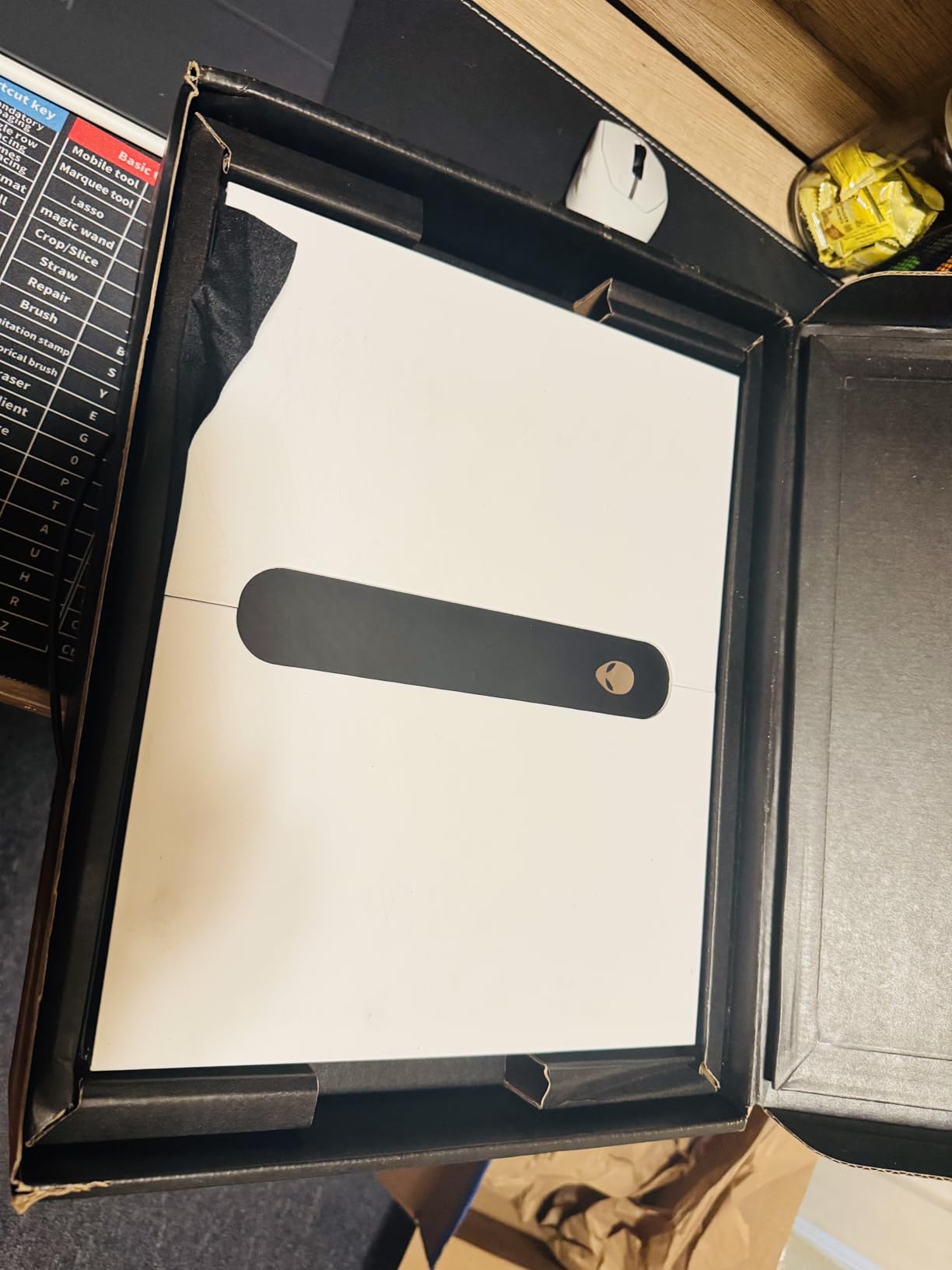 Alienware X16 R2 Gaming Laptop - 16-inch QHD+ 240Hz, Intel Core Ultra 9-185H, 32GB LPDDR5X RAM, 1TB SSD, NVIDIA GeForce RTX 4080 12GB GDDR6, Windows 11 Home customer photo 2