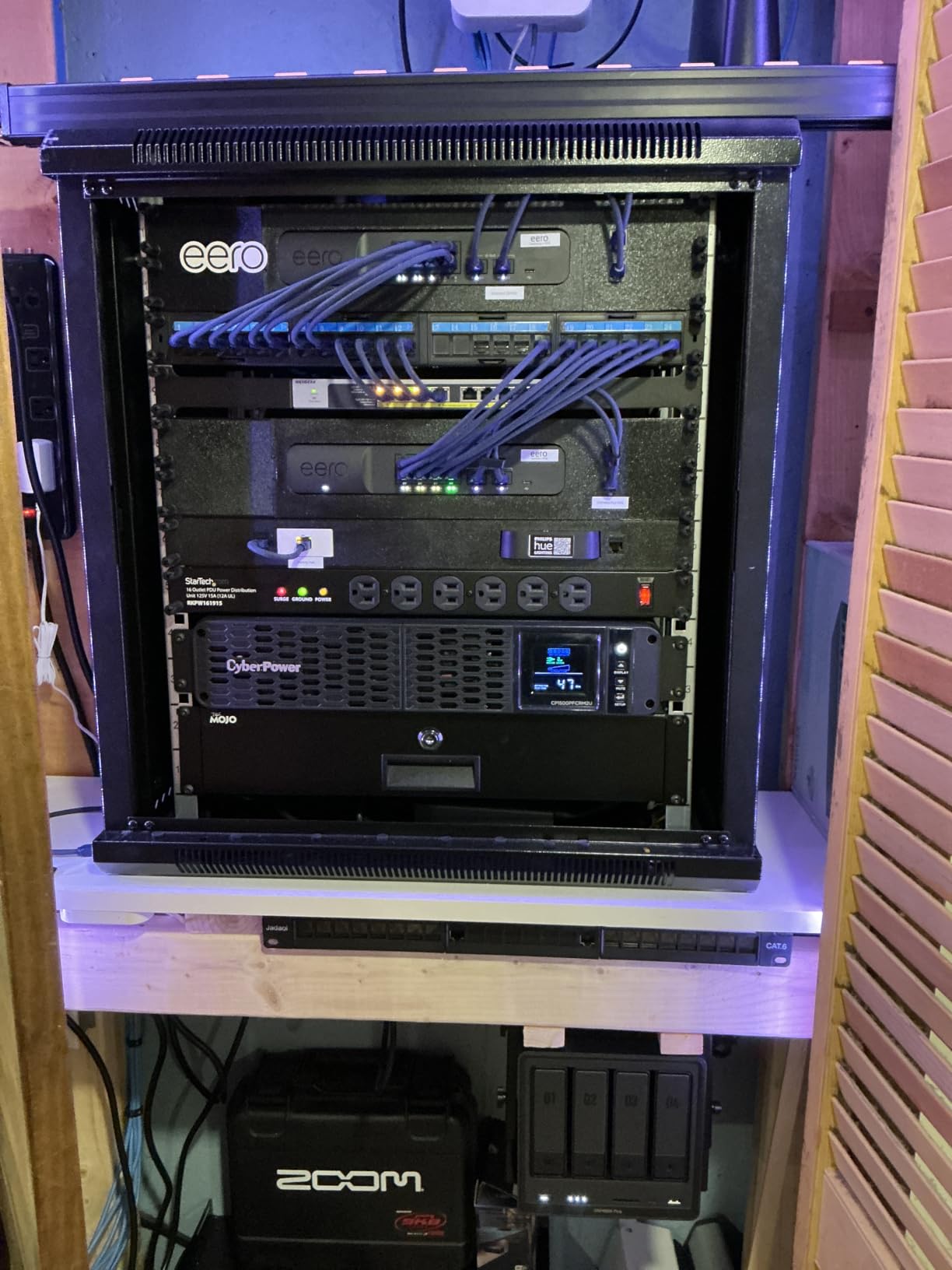 UGREEN NAS DXP4800 Plus 4-Bay Desktop NAS, Intel Pentium Gold 8505 5-Core CPU, 8GB DDR5 RAM, Built-in 128G SSD, 1 x 10GbE, 1 x 2.5GbE, 2 x M.2 NVMe Slots, 4K HDMI, Network Attached Storage (Diskless) customer photo 2
