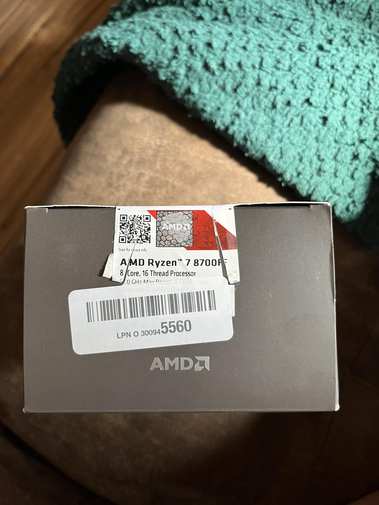 AMD Ryzen 7 8700F 8-Core, 16-Thread Desktop Processor customer photo 1