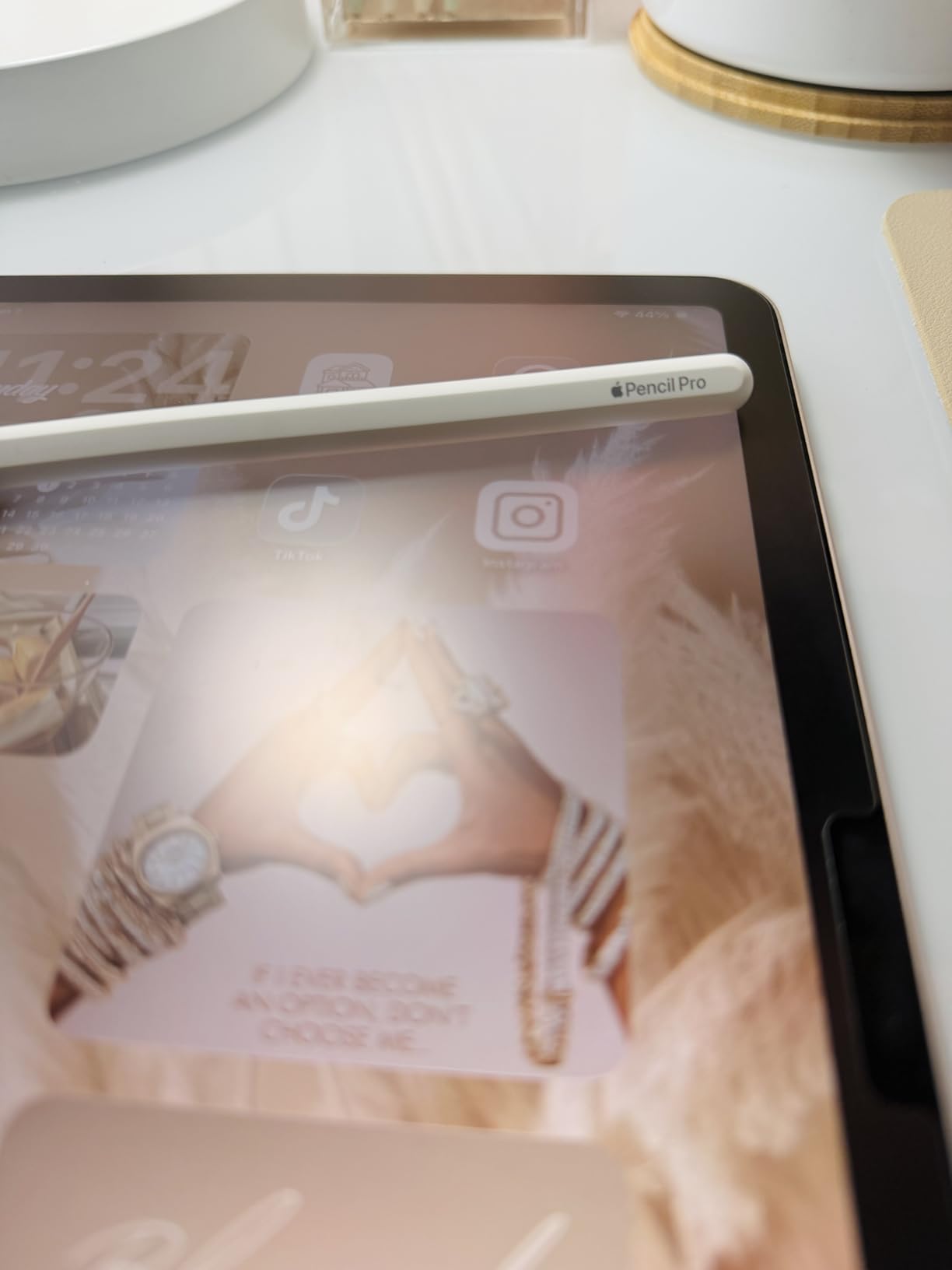 Apple Pencil Pro: Latest Model - Device Compatibility Check Required - Pixel-Perfect Precision, Tilt and Pressure Sensitivity, Perfect for Note-Taking, Drawing, and Art. Charges and Pairs Magnetically customer photo 2