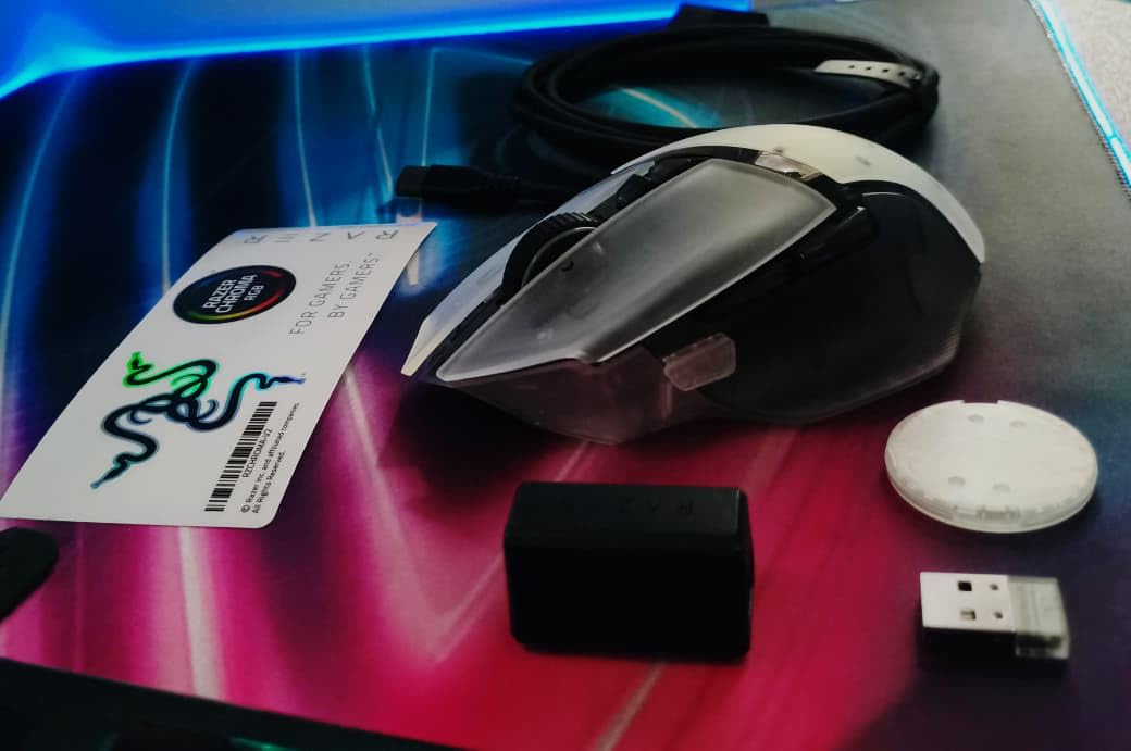 Razer Basilisk V3 Pro 35K Wireless Gaming Mouse: HyperScroll Tilt Wheel - 35K DPI Optical Sensor Gen 2-13 Customizable Controls - Chroma RGB - Optical Switches Gen 3 - Up to 140 Hr Battery - Black customer photo 2