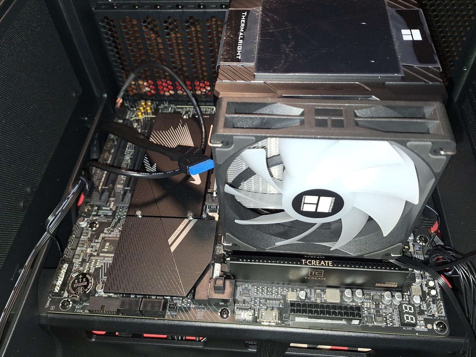 GIGABYTE X870 AORUS Elite WIFI7 AMD AM5 LGA 1718 Motherboard, ATX, DDR5, 4X M.2, PCIe 5.0, USB4, WIFI7, 2.5GbE LAN, EZ-Latch, 5-Year Warranty customer photo 1