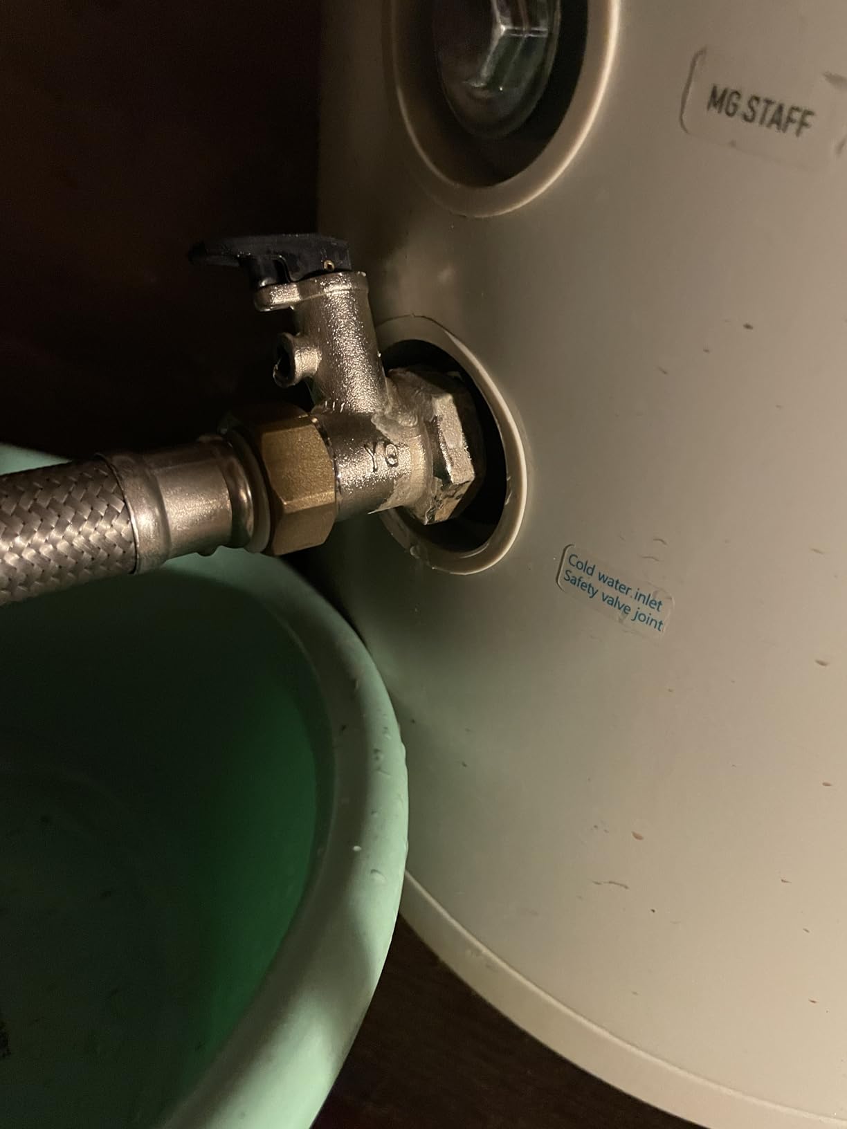 VEVOR 10 Gallon Electric Water Heater, Hot Water Heater 1600W, w/LED Display, Knob Control, IPX4 Waterproof, Side Connection On-Demand Heaters for Shower, Bath customer photo 1