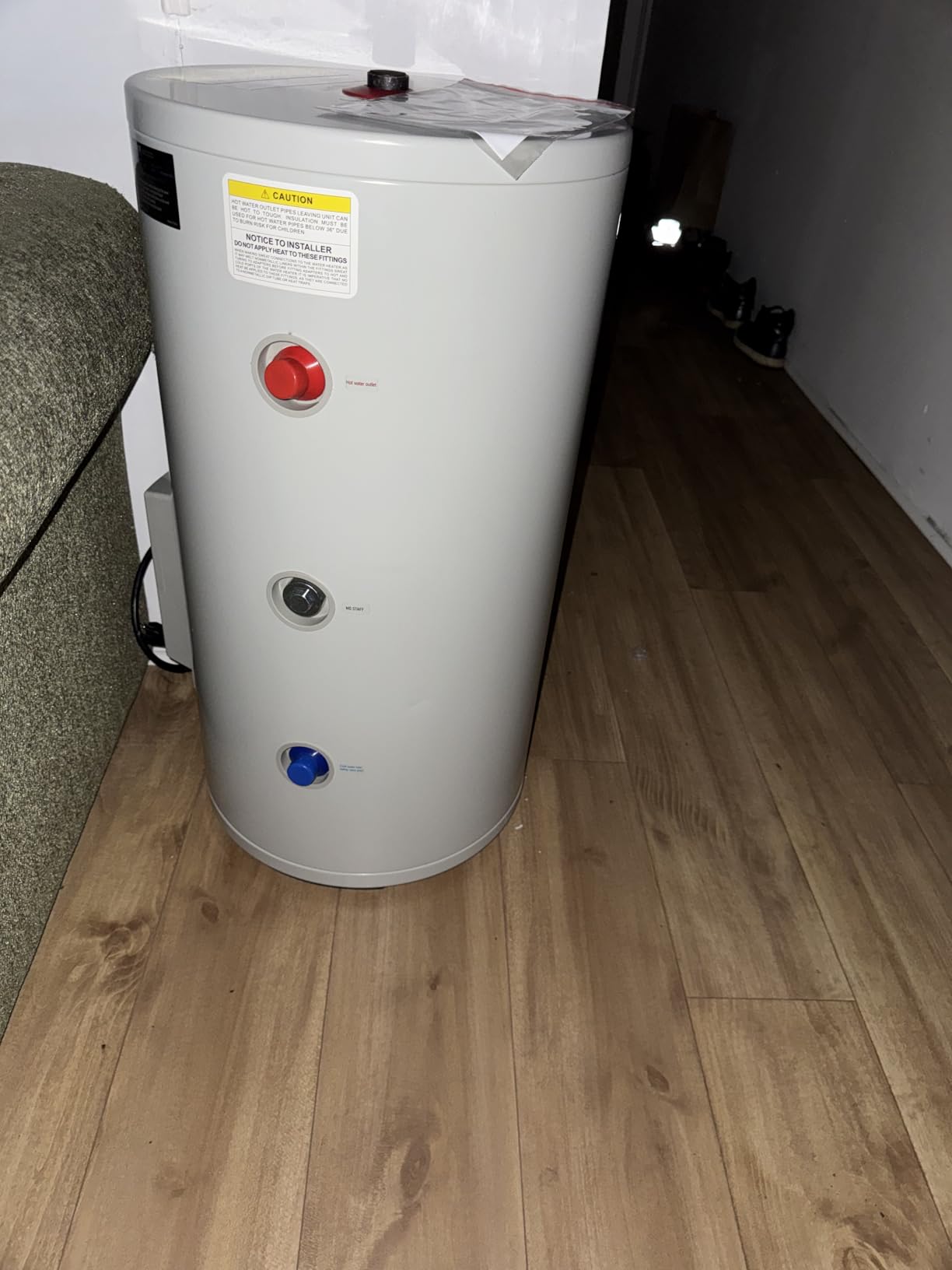 VEVOR 10 Gallon Electric Water Heater, Hot Water Heater 1600W, w/LED Display, Knob Control, IPX4 Waterproof, Side Connection On-Demand Heaters for Shower, Bath customer photo 2