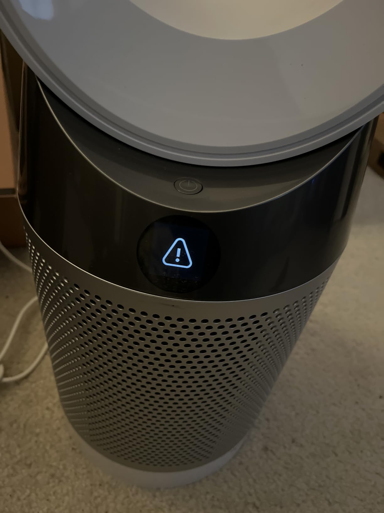 Dyson Pure Cool Purifier Fan TP4A remote controlled purifying fan with HEPA filtration (White and Silver), Standard (Renewed) customer photo 1