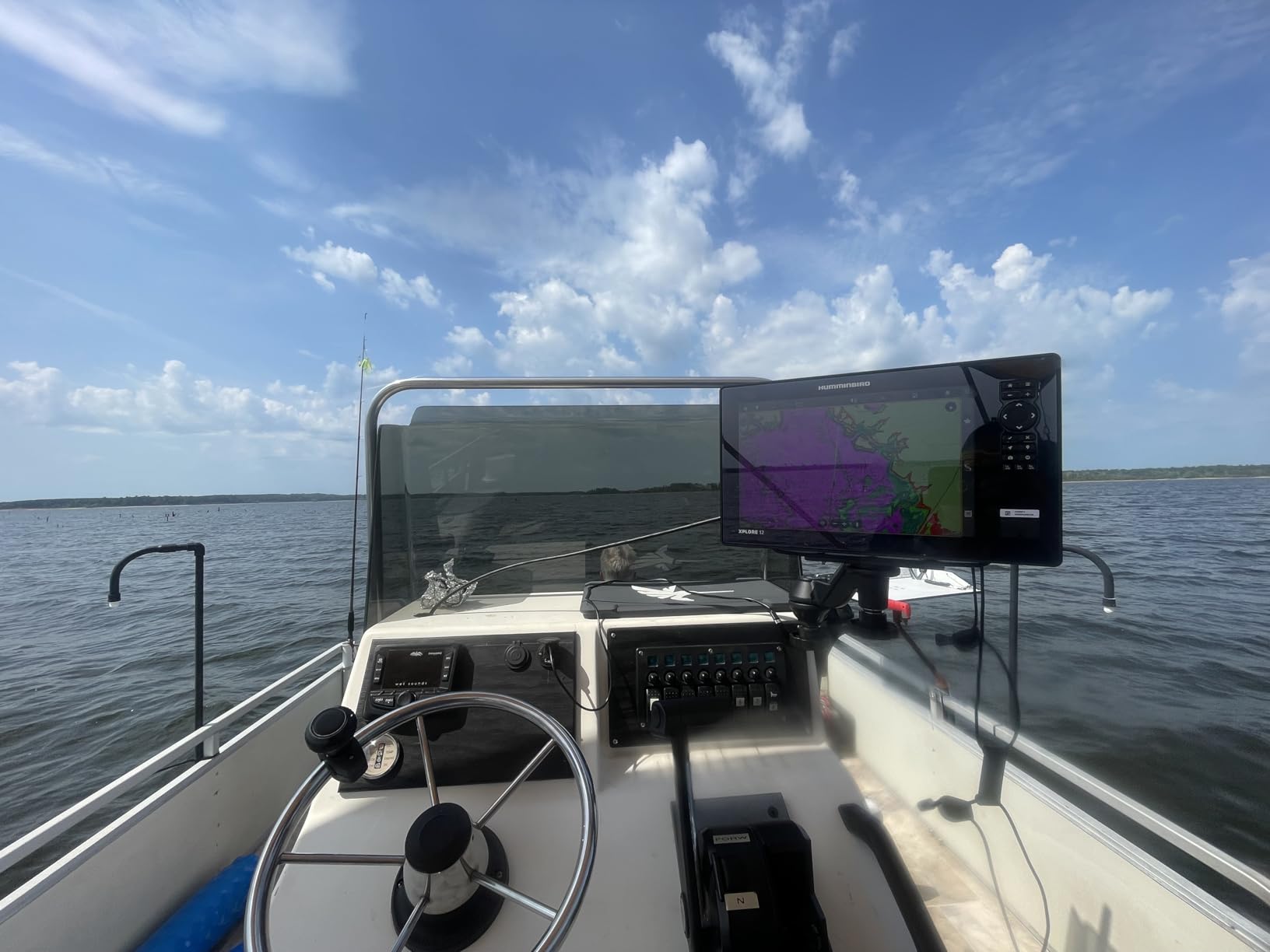 Humminbird XPLORE Series GPS Fish Finder MEGA Side Imaging+ & HD Touchscreen Display customer photo 2