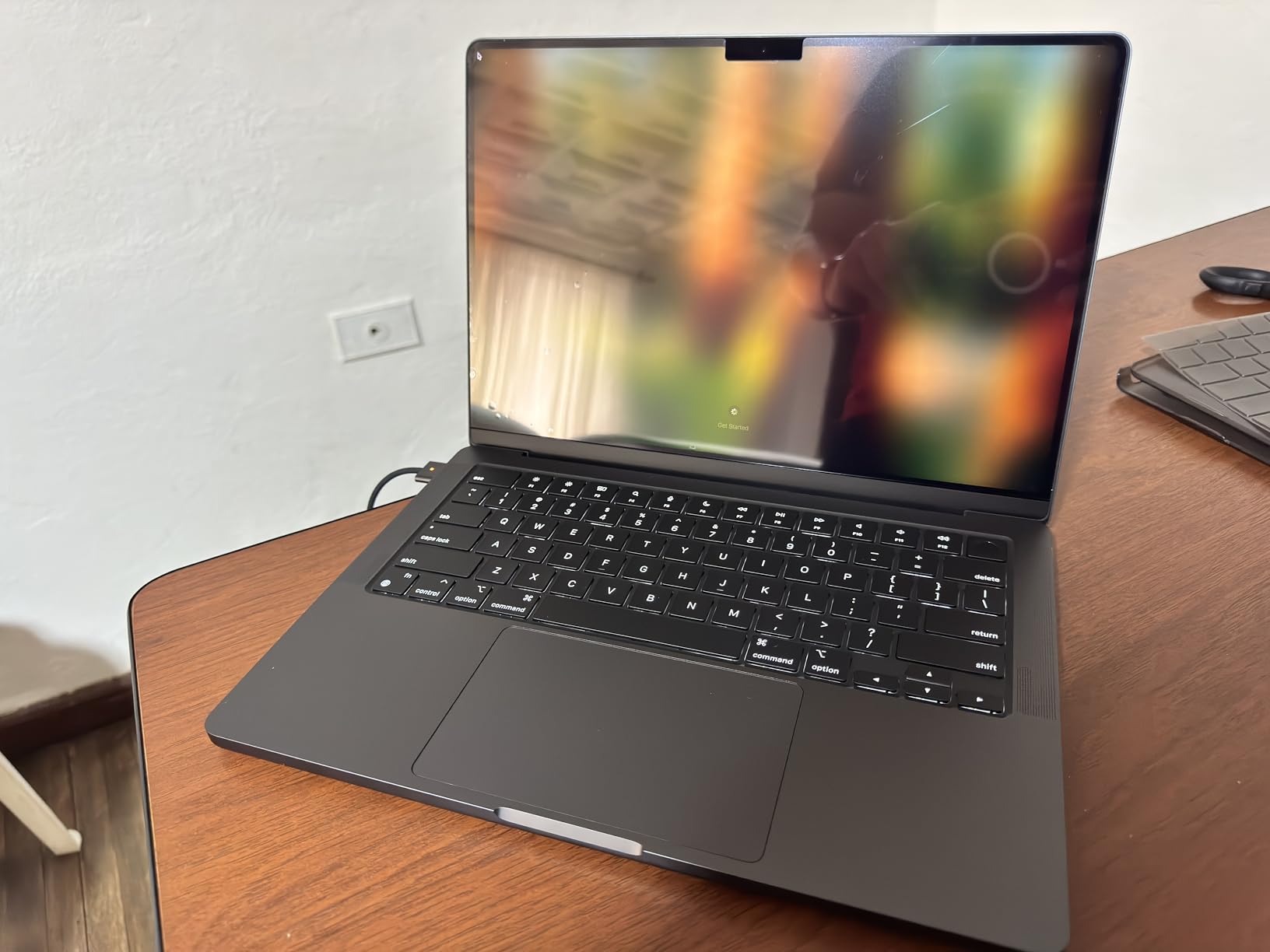 Apple 2024 MacBook Pro Laptop with M4 Pro, 14-core CPU, 20-core GPU: Built for Apple Intelligence, 14.2-inch Liquid Retina XDR Display, 24GB Unified Memory, 1TB SSD Storage; Silver customer photo 2