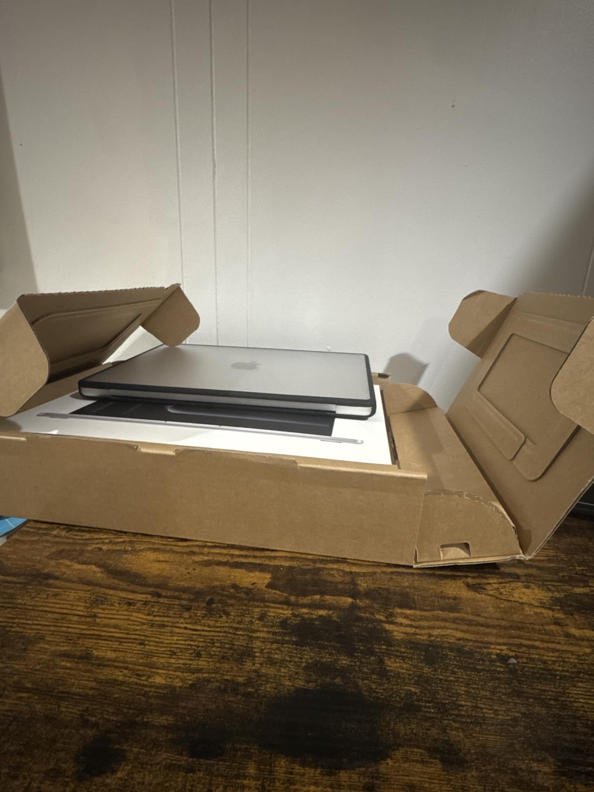 2024 MacBook Pro Laptop with M4 chip with 10-core CPU and 10-core GPU: Built for Apple Intelligence, 14.2-inch Liquid Retina XDR Display, 16GB Unified Memory, 512GB SSD Storage; Silver customer photo 2