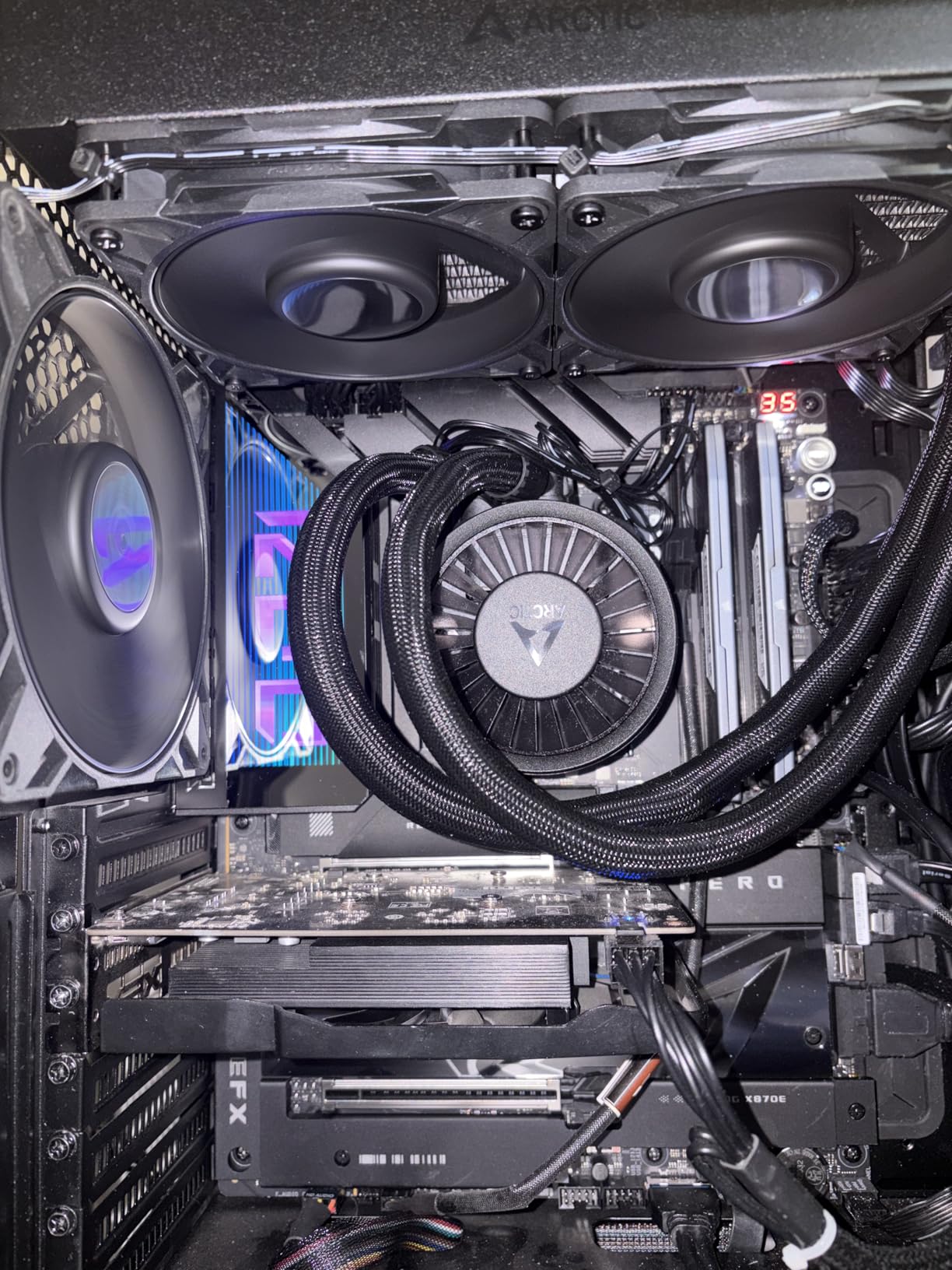 ARCTIC Liquid Freezer III Pro 240 - 240 mm AIO CPU Cooler, Water Cooling, 38 mm Radiator, PWM Pump, VRM Fan, AMD AM5/AM4, Intel LGA1851/1700 Contact Frame - Black customer photo 1