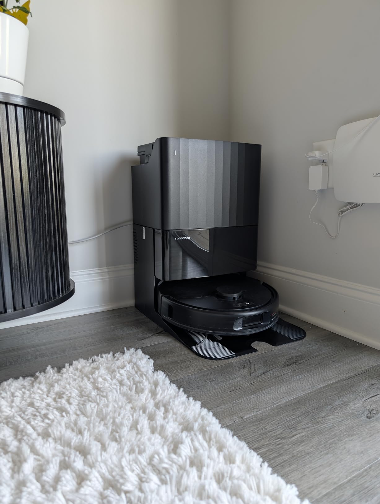 roborock Qrevo Series Robot Vacuum and Mop, 8000Pa Suction, Upgraded from Qrevo S, Anti-Tangle Brushes, Smart Obstacle Avoidance, Auto Mop Washing, All-in-One Dock, 200RPM Spinning Mops (QV 35A) customer photo 2