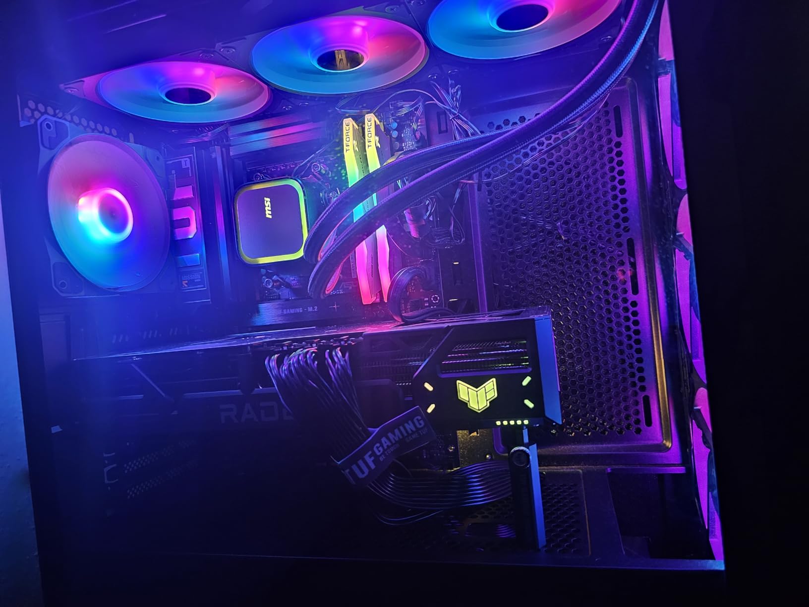 ASUS TUF Gaming AMD Radeon RX 9070 XT 16GB GDDR6 OC Edition Graphics Card (PCIe 5.0, HDMI/DP 2.1, 3.125-Slot, Military-Grade Components, 3 Year Warranty) customer photo 2
