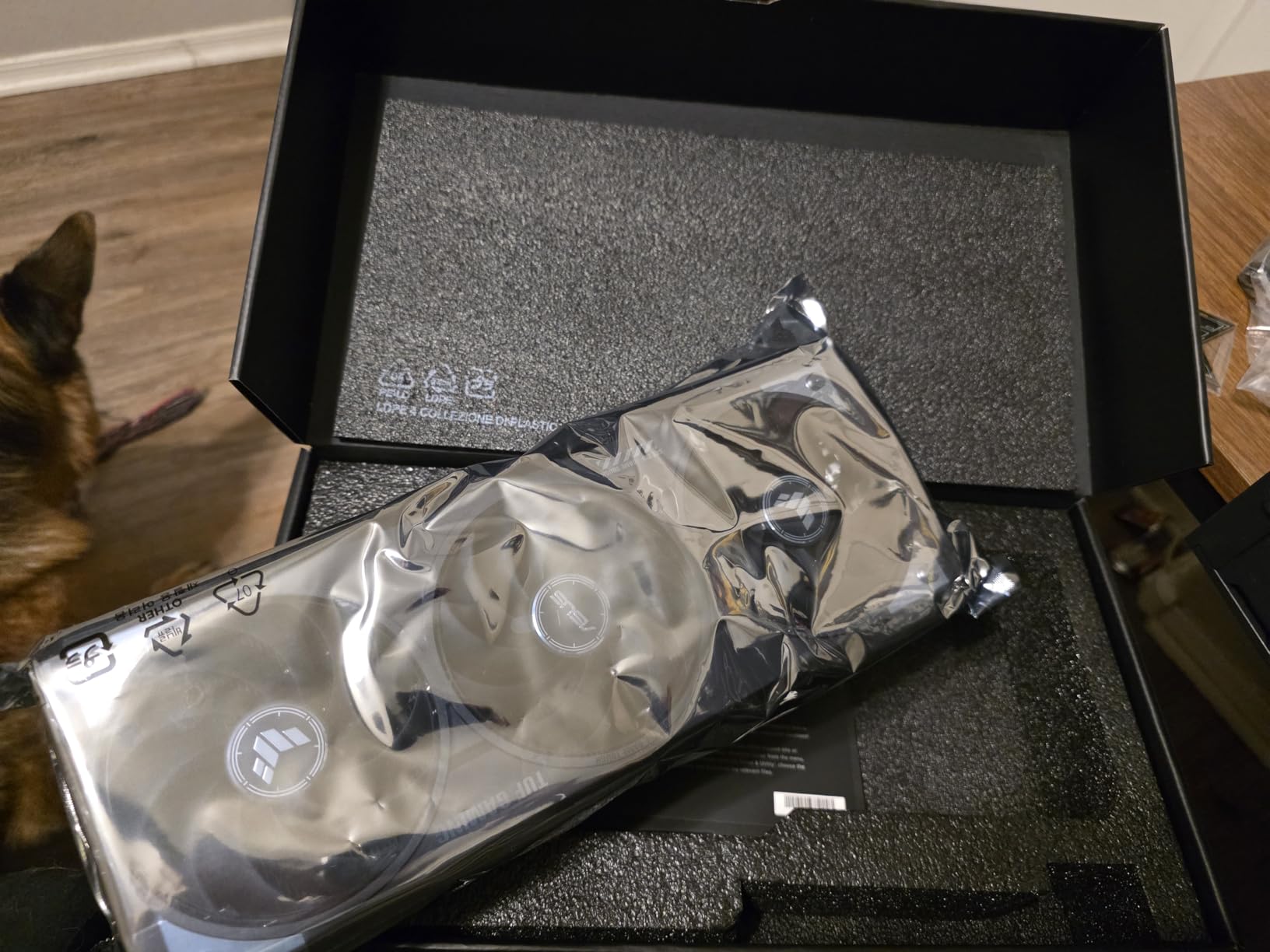 ASUS TUF Gaming NVIDIA GeForce RTX 5070 12GB GDDR7 OC Edition Graphics Card, (PCIe 5.0, HDMI/DP 2.1, 3.125-Slot, Military-Grade Components, Protective PCB Coating, Axial-tech Fans), 3 Year Warranty customer photo 1