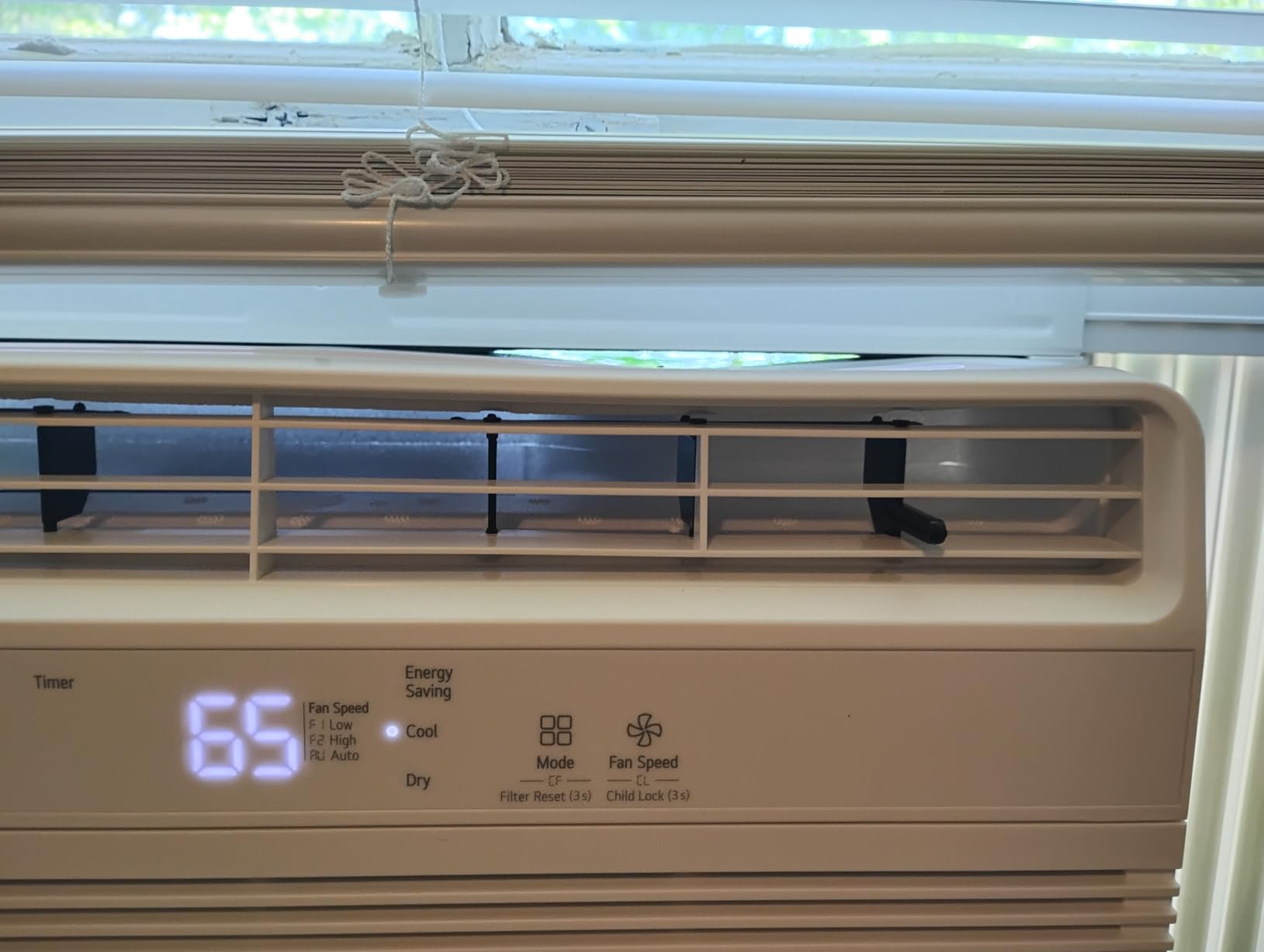 LG 5000 BTU Window Air Conditioner with Remote, Easy Button Control Ultra-Quiet Compact-size Cools 150 Sq.Ft. for Small Room, Washable Filter AC Unit Easy Installation White LW5025R customer photo 1