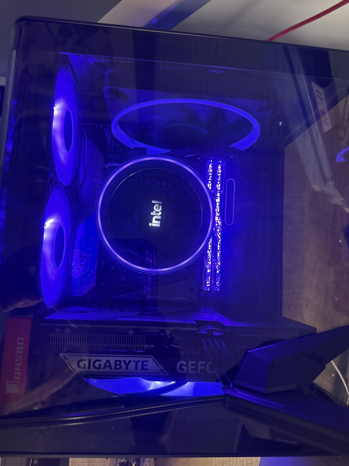 Intel Core Ultra 9 Desktop Processor 285 - 24 Cores (8P+16E), Up to 5.6 GHz, LGA 1851 customer photo 1