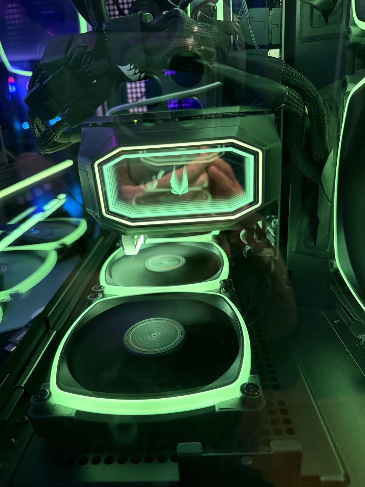 ZOTAC Gaming GeForce RTX 5090 AMP Extreme Infinity DLSS 4 32GB GDDR7 512-bit 28 Gbps PCIE 5.0 Gaming Graphics Card, IceStorm 3.0 Advanced Cooling, Spectra 2.0 ARGB Lighting customer photo 2
