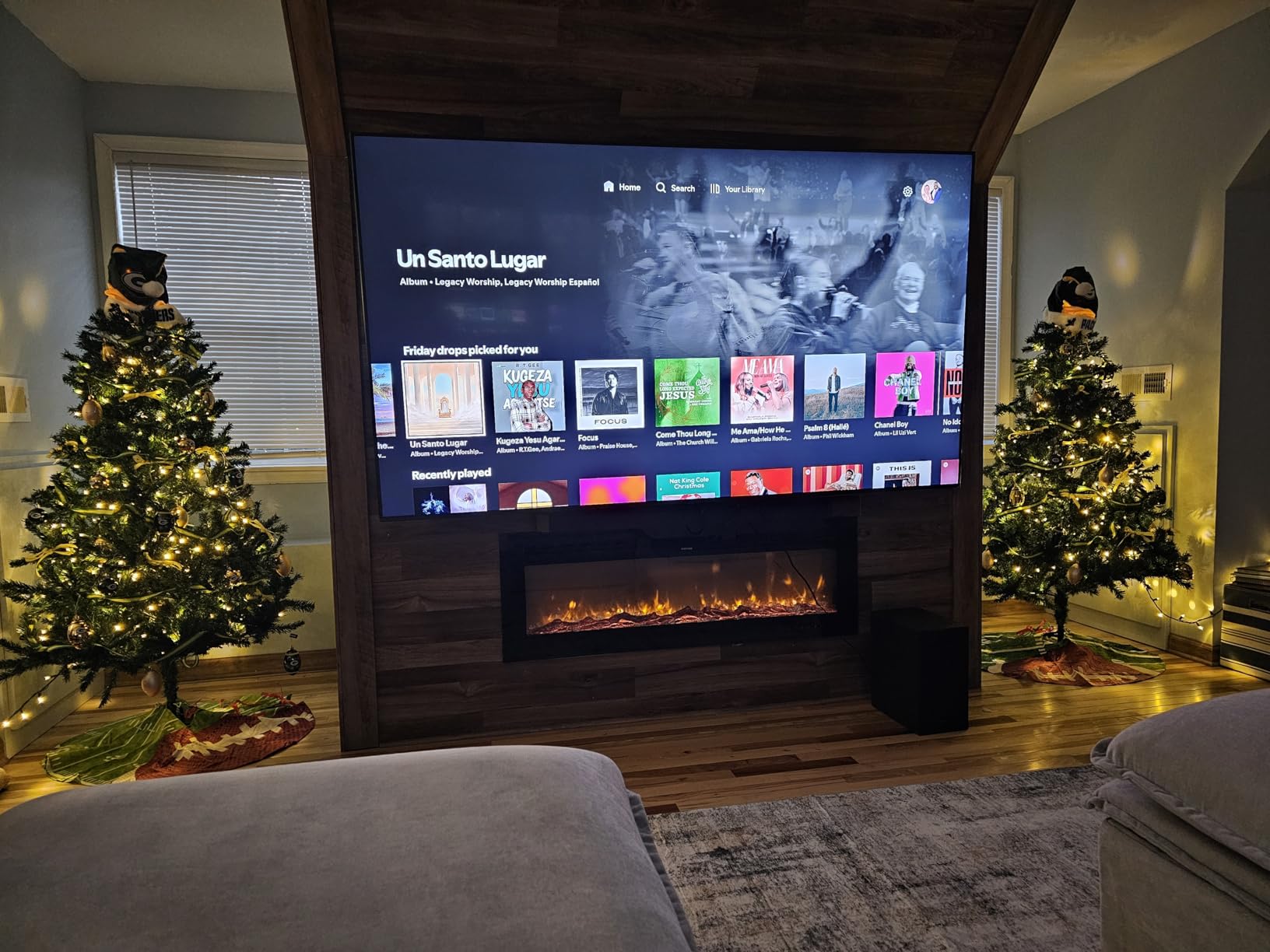 Samsung 85-Inch Class Neo QLED 4K QN80F Series, Vision AI, Mini LED Smart TV (2025 Model, 85QN80F) Neo Quantum HDR, Object Tracking Sound Lite w/Dolby Atmos, NQ4 AI Gen2 Processor, Alexa Built-in customer photo 2