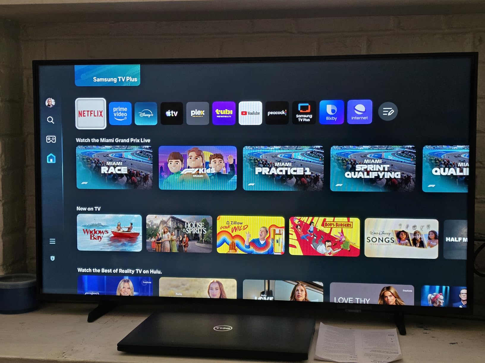 Samsung 32-Inch Class HD H5000F Smart TV (2025 Model) HDR, Object Tracking Sound Lite, Knox Security, One UI Tizen customer photo 2