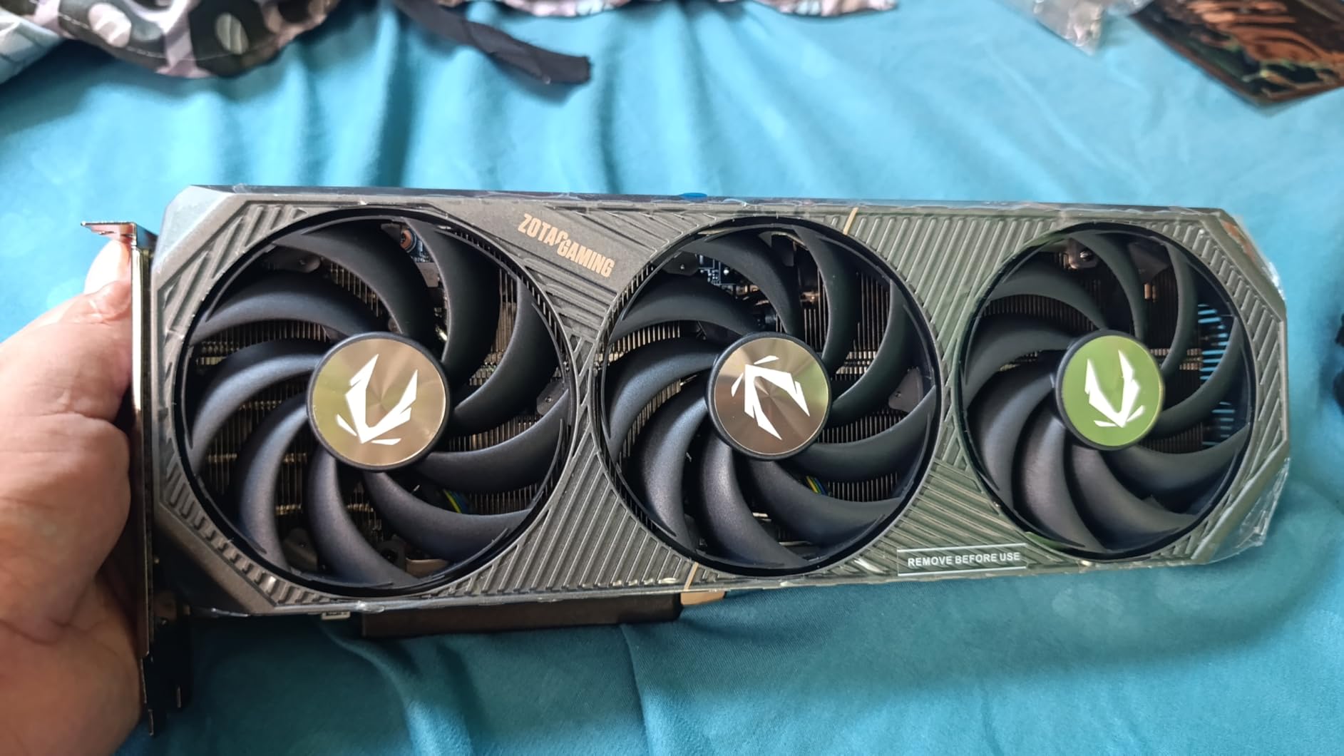 ZOTAC Gaming GeForce RTX 5070 Solid OC DLSS 4 12GB GDDR7 192-bit 28 Gbps PCIE 5.0 Gaming Graphics Card, IceStorm 2.0 Cooling, Spectra RGB Lighting, ZT-B50700J-10P customer photo 1
