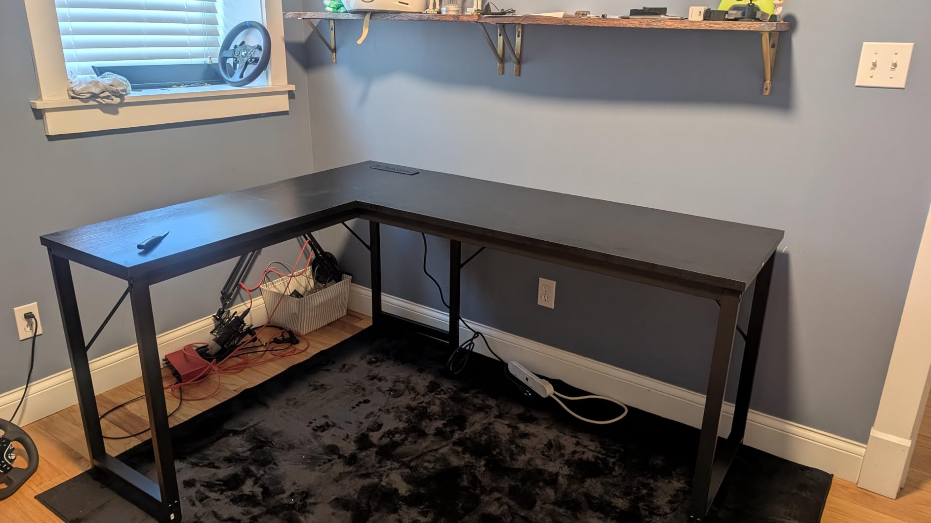 Huuger 63 Inch L Shaped Desk with Power Outlets and USB-C Port, 0.95 Inch Thicker Desktop, Reversible Computer Desk, Larger Office Corner Gaming Desk, Metal Frame, for Home Office, Study, Rustic Brown customer photo 1