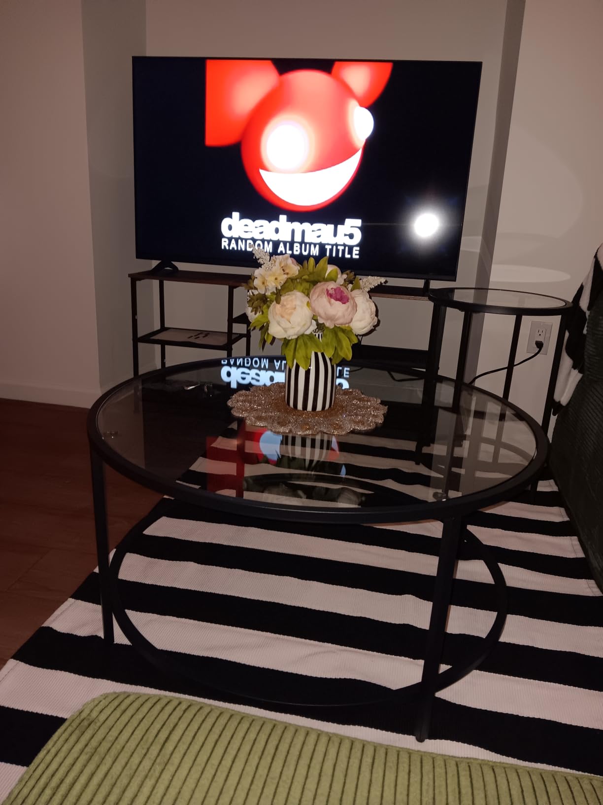 INSIGNIA 55-inch Class F50 Series LED 4K UHD Smart Fire TV with Alexa Voice Remote (NS-55F501NA26) customer photo 1