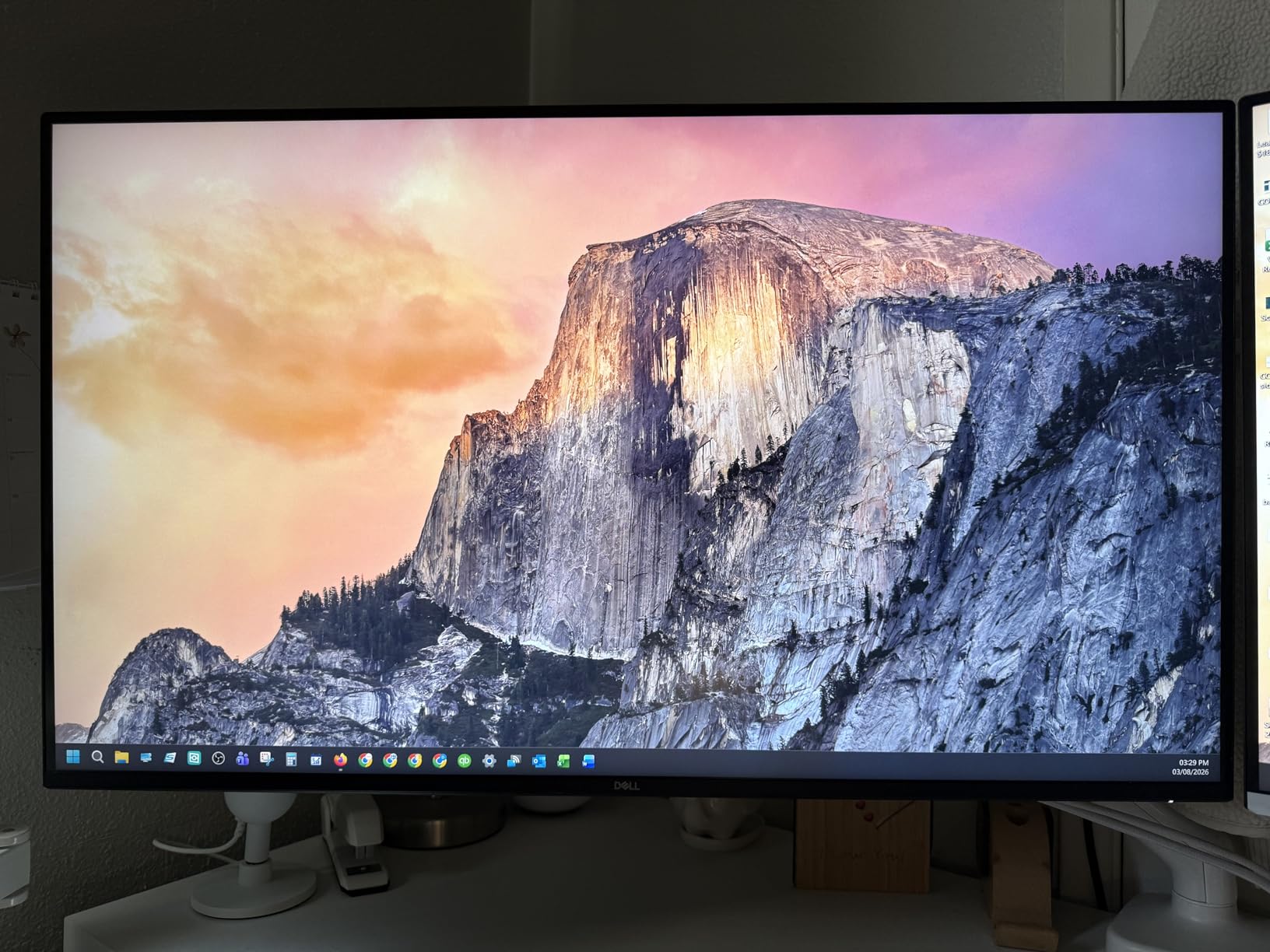 Dell 32 Plus 4K Monitor - S3225QS - 31.5-inch 4K (3840 x 2160) up to 120Hz 16:9 Display, VA Panel, AMD FreeSync Premium, 99% sRGB, 95% DCI-P3, 1500:1 Contrast Ratio, Comfortview - Ash White customer photo 2