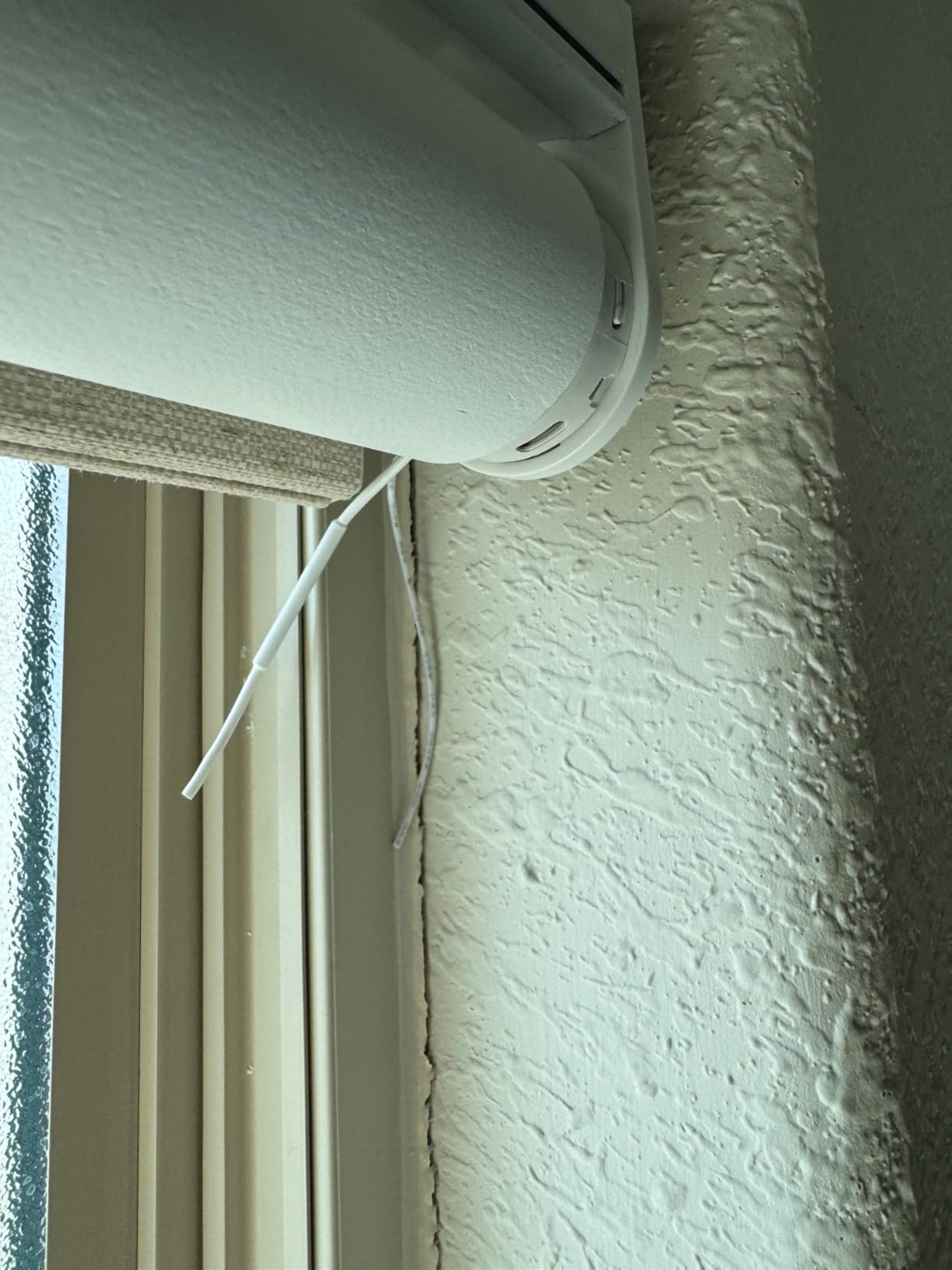 Persilux Smart Motorized Blinds with Remote, No Drill Automatic Roller Shades for Indoor Windows, Blackout Linen Fabric, Electric Blinds for Windows, Linen Beige C156BO-2, Custom Size customer photo 1