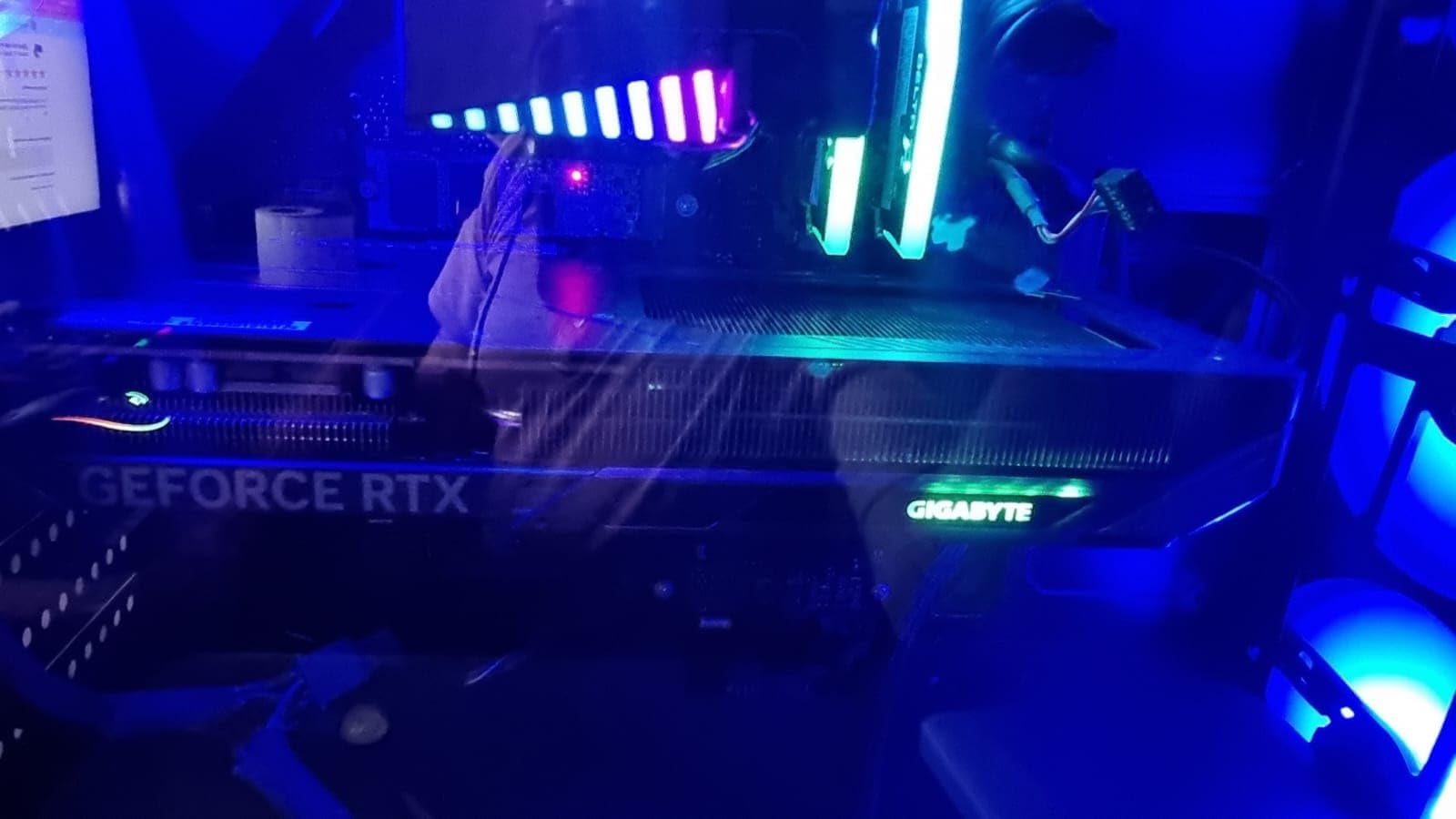 GIGABYTE GeForce RTX 5060 Gaming OC 8G Graphics Card,8GB 128-bit GDDR7, PCIe 5.0, WINDFORCE Cooling System,Made by NVIDIA,DisplayPort & HDMI - Video Output Interface, GV-N5060GAMING OC-8GD Video Card customer photo 2