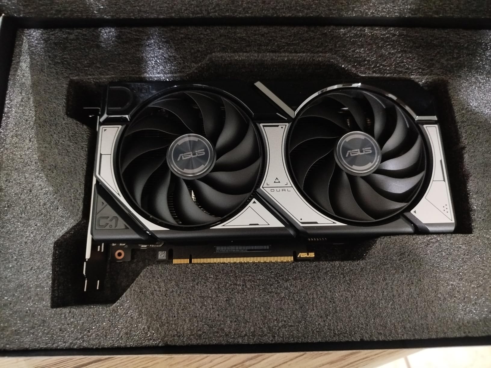ASUS Dual NVIDIA GeForce RTX 5060 8GB GDDR7 OC Edition Gaming Graphics Card customer photo 1