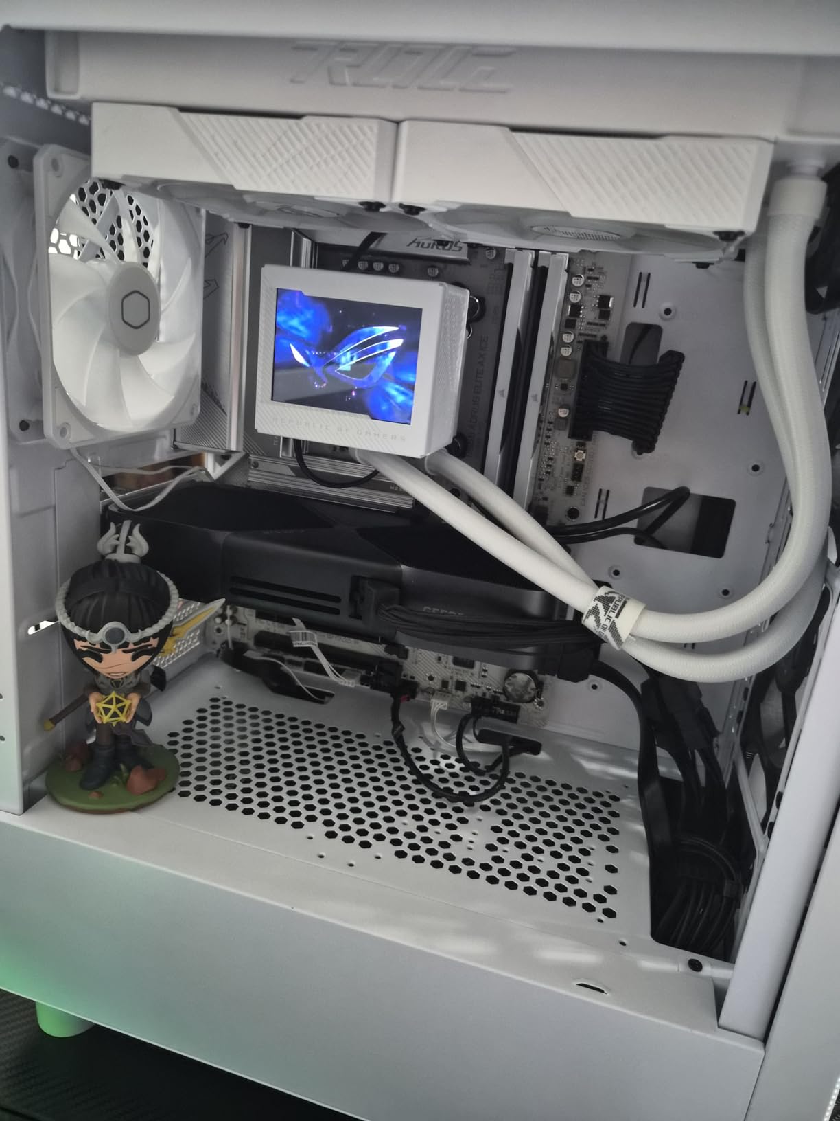Micro Center AMD Ryzen 7 7800X3D CPU Processor with GIGABYTE B650 AORUS Elite AX ICE Motherboard (AM5, ATX, DDR5, Triple M.2, USB 3.2 Gen2X2 Type-C, WiFi 6E) customer photo 1