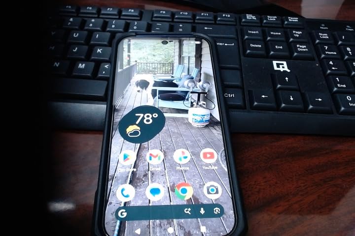 Pixel 10 - Unlocked Smartphone with Gemini - Obsidian - 128 GB customer photo 1