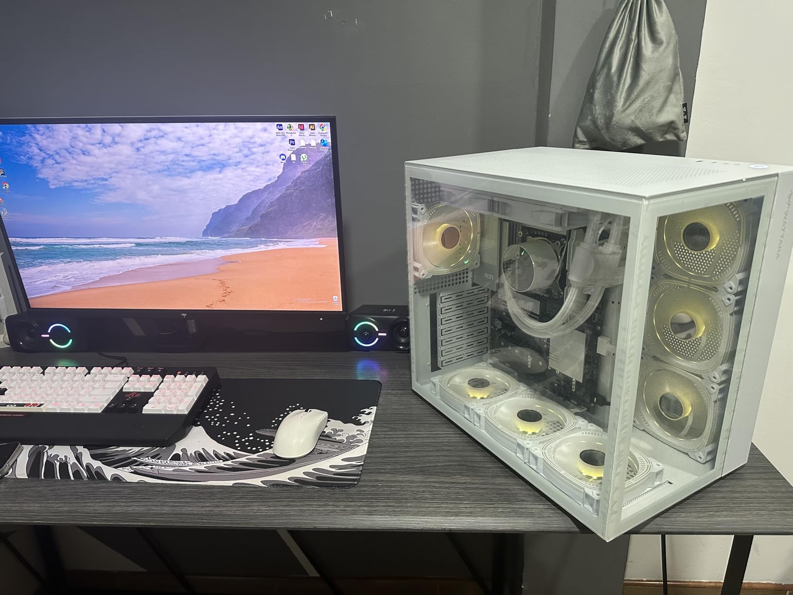 GIGABYTE UD750GM PG5 V2 ICE - 750W 80 Plus Platinum Certified - PCIe5.1 Ready - ATX3.1 - Fully Modular Power Supply (GP-UD750GM PG5 ICE) customer photo 1