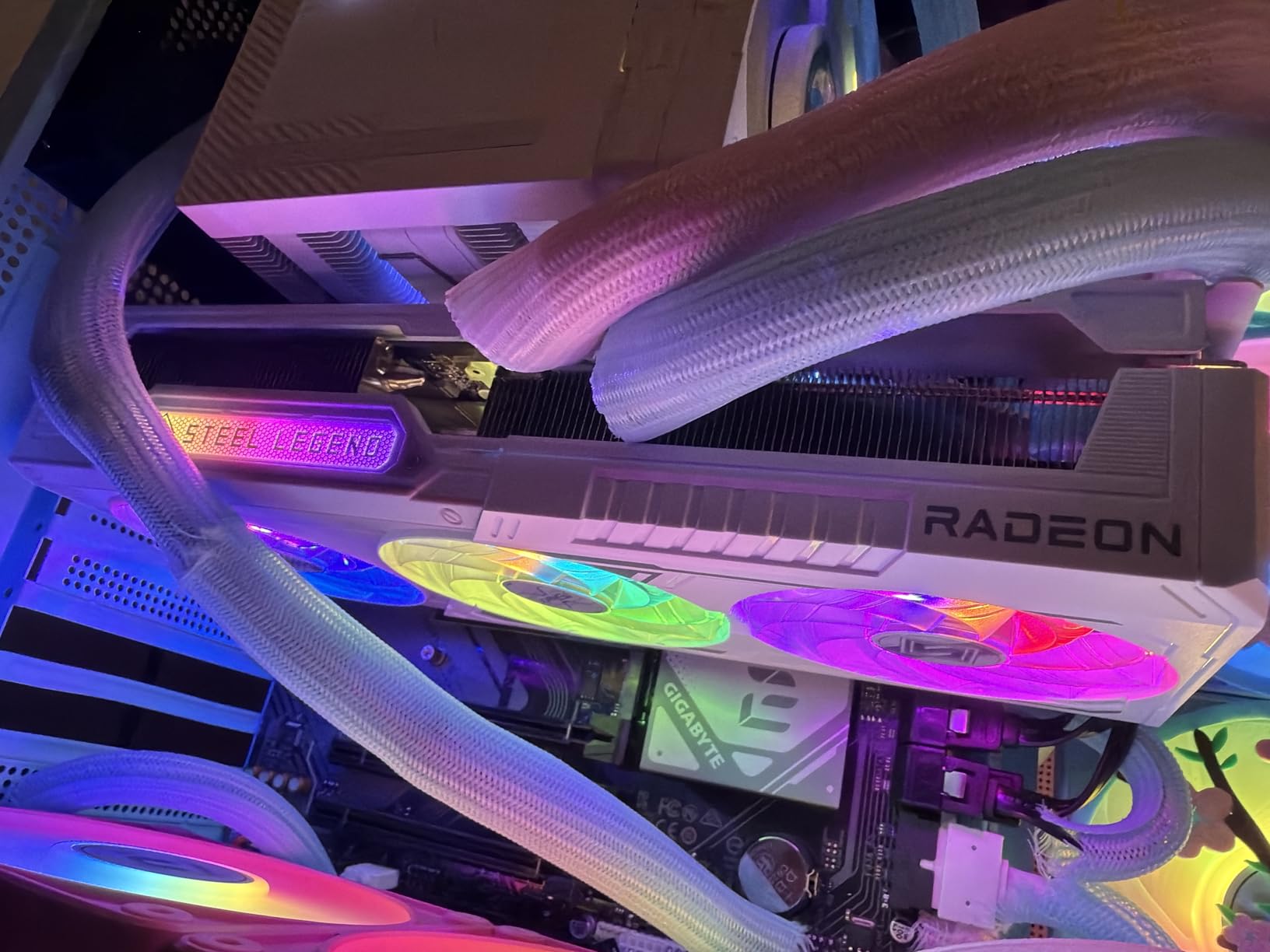 ASRock Radeon RX 9070 XT Challenger 16GB OC Graphics Card - AMD RDNA 4 Architecture, 2970 MHz Boost Clock, PCIe 5.0 customer photo 1