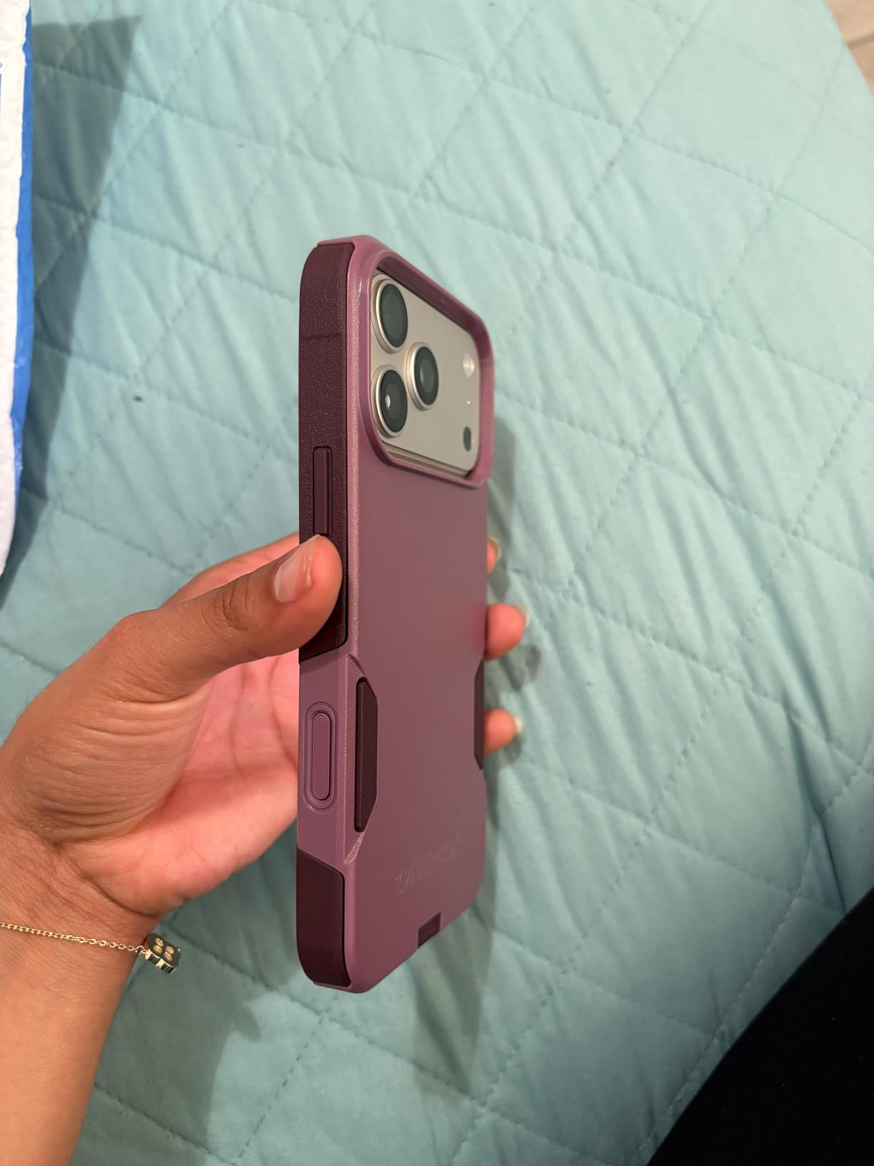 OtterBox iPhone 17 Commuter Series Case - Black - Thin & Protective iPhone Case, Dual-Layer, Impact Absorbing iPhone Case customer photo 1