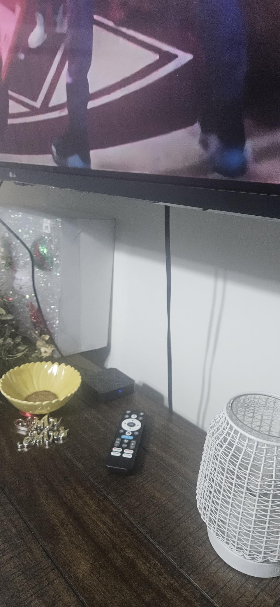 Android 14 TV Box 2026, Android TV Box 8K Ultra HD with 2GB RAM and 16GB ROM, RK3518 Quad-Core A53 CPU and Mali 450 MP2 GPU, Smart TV Box with 2.4/5.8GHz WiFi 6 and Bluetooth 5.4 customer photo 2